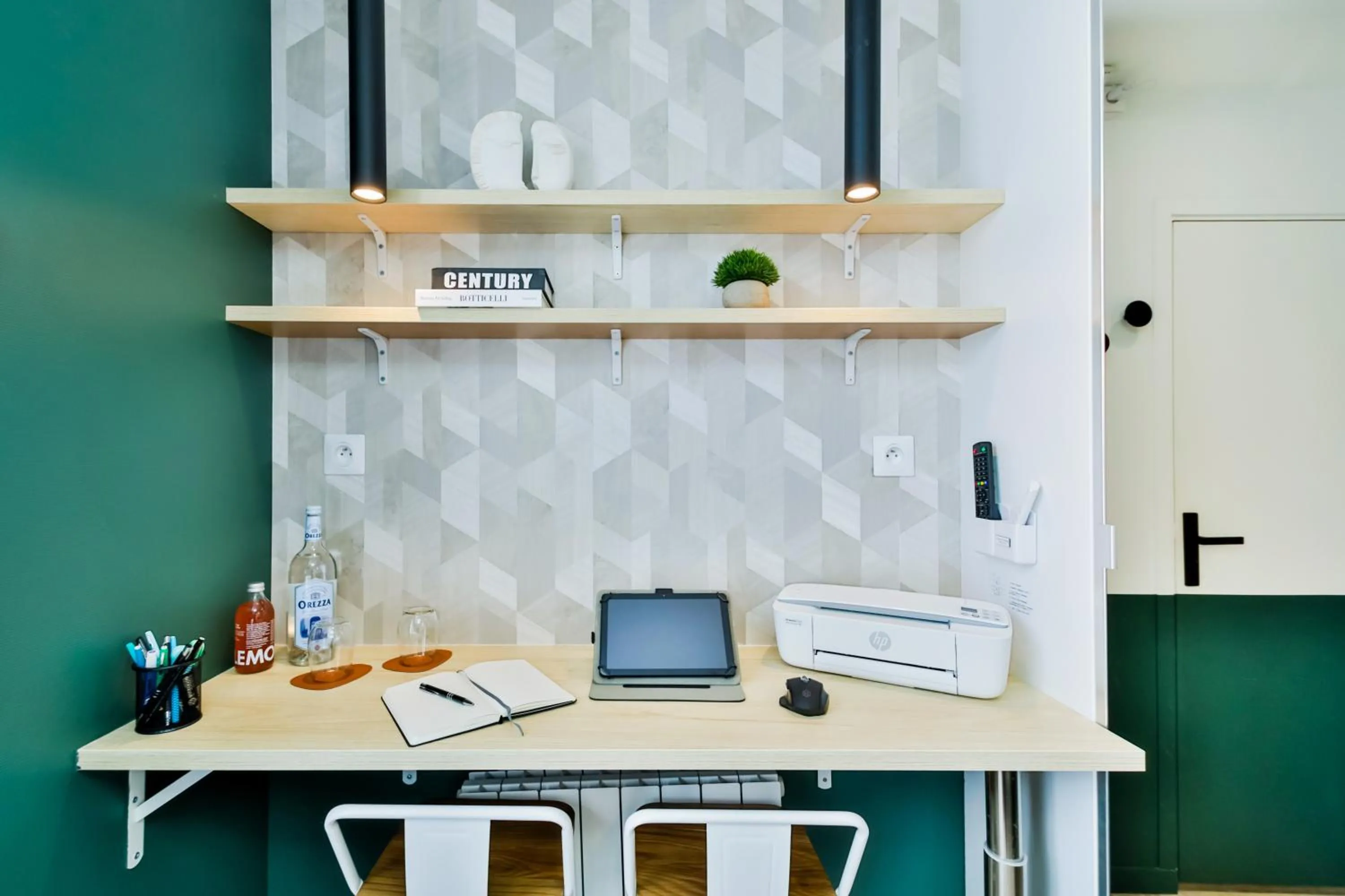 Seating area in WS Louvre - Casanova