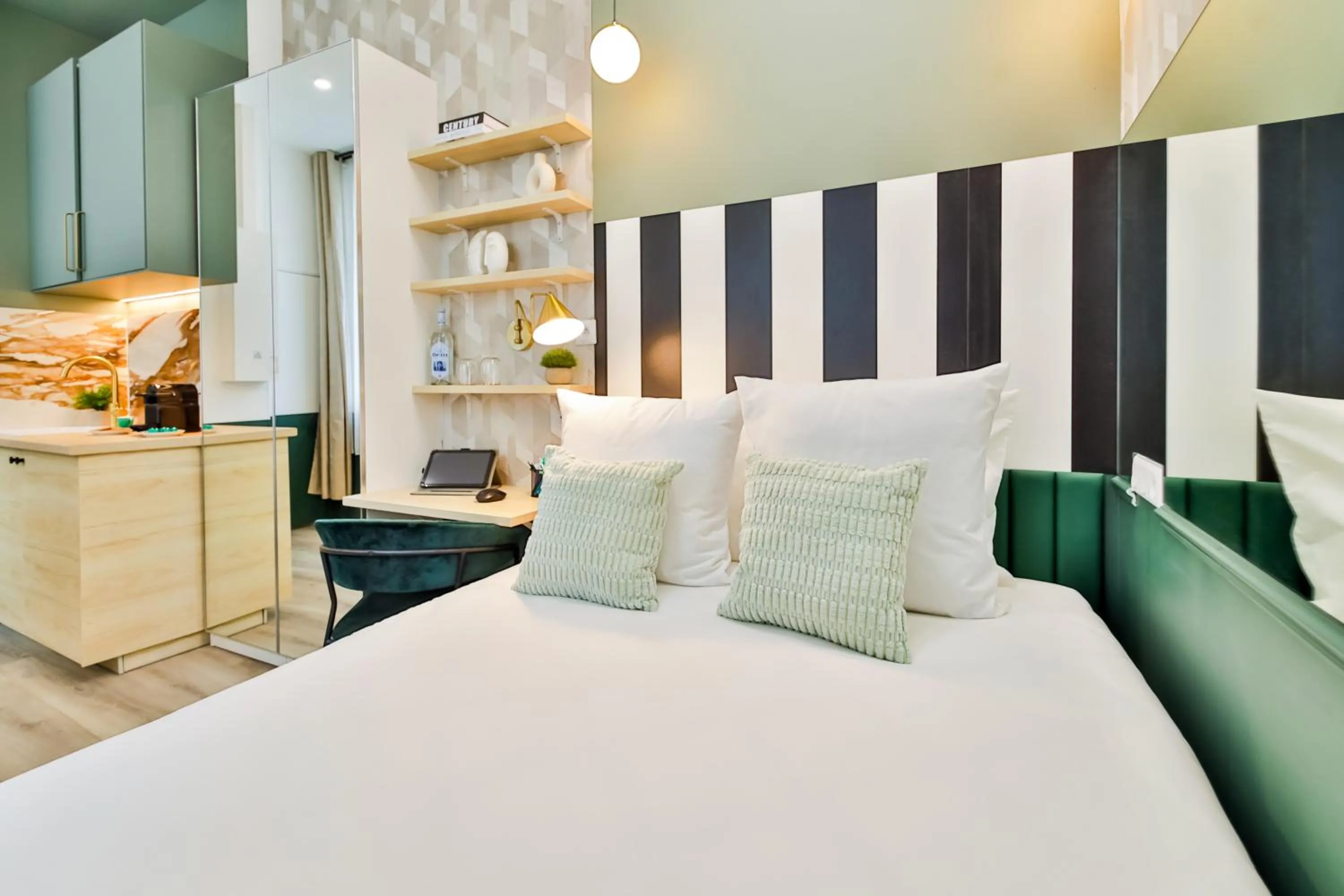 Bed in WS Louvre - Casanova