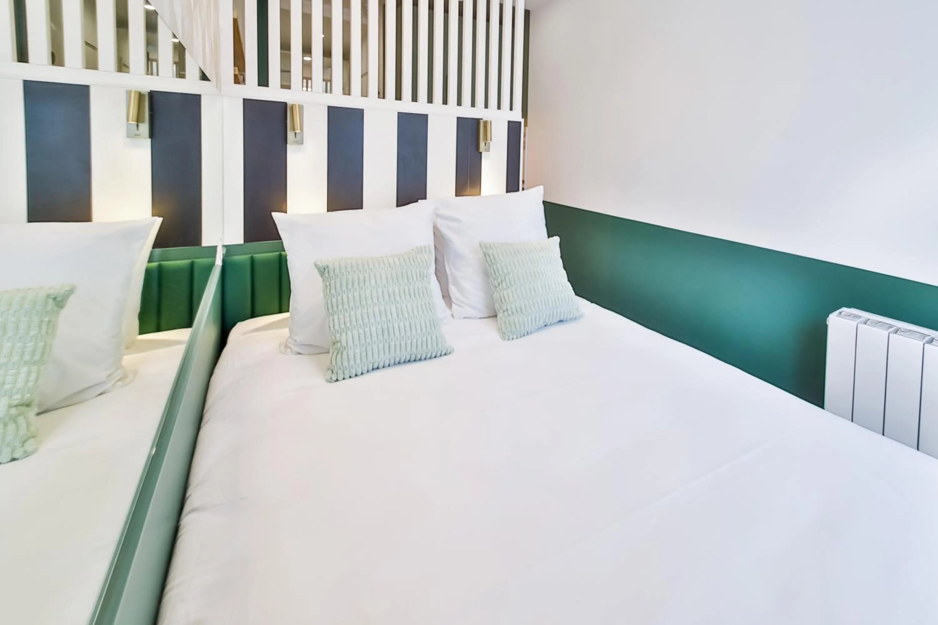 Bed in WS Louvre - Casanova