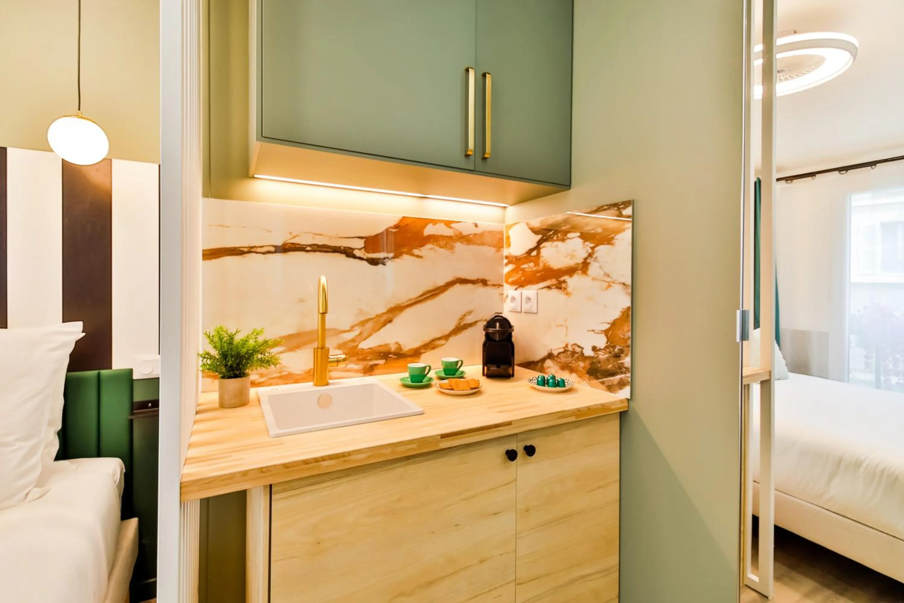 Kitchen or kitchenette, Bed in WS Louvre - Casanova