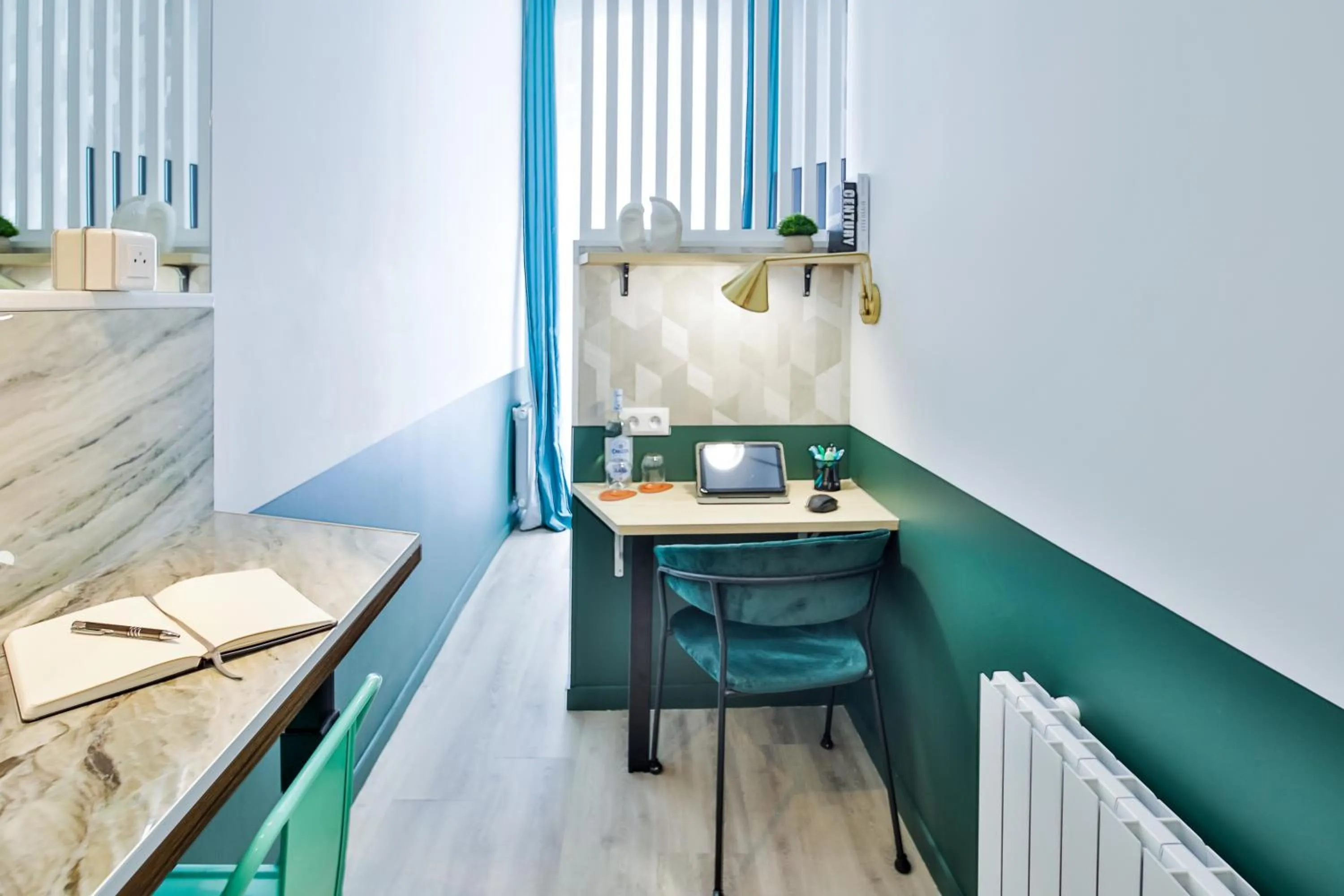 Seating area in WS Louvre - Casanova