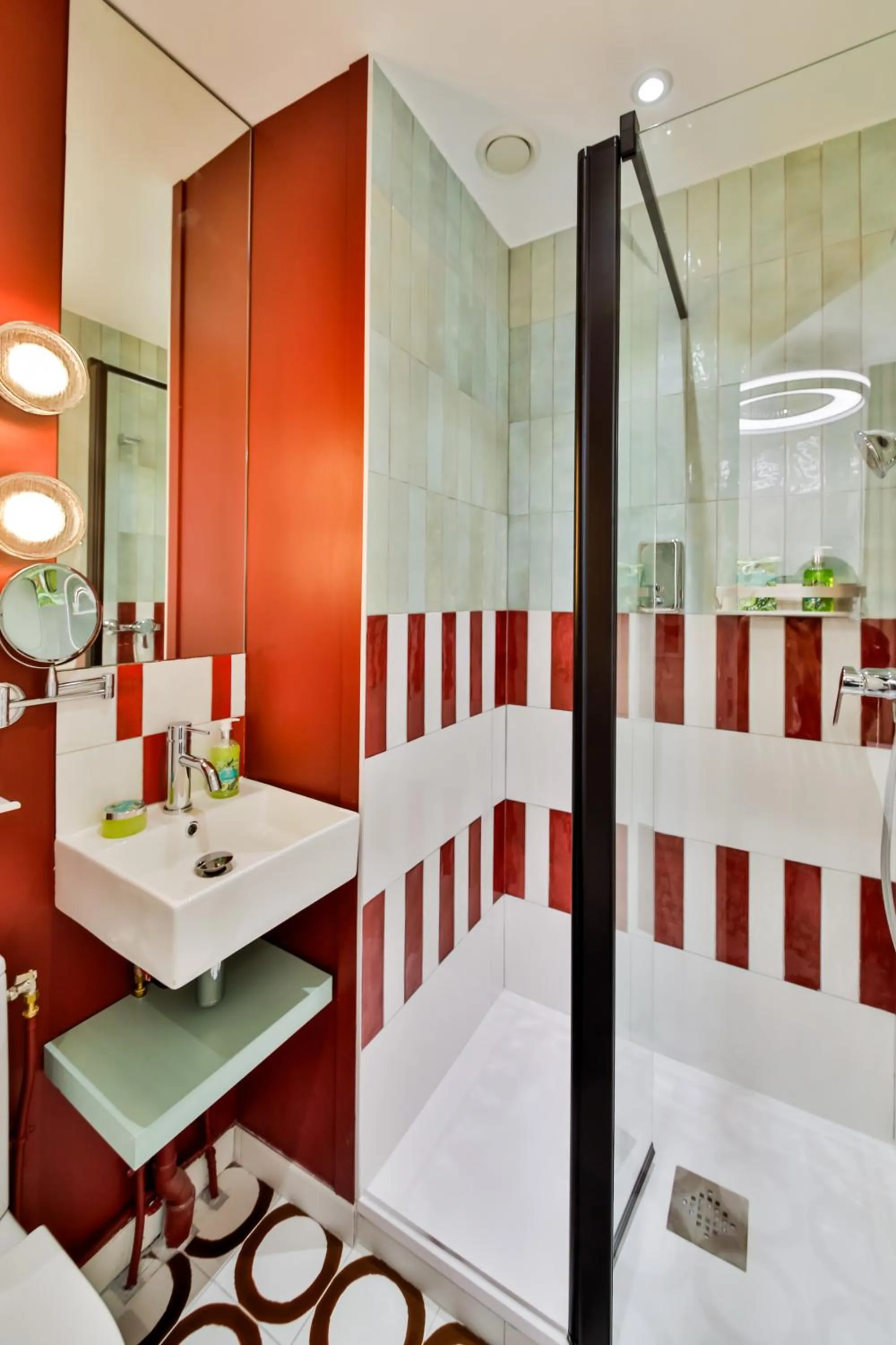 Shower in WS Louvre - Casanova