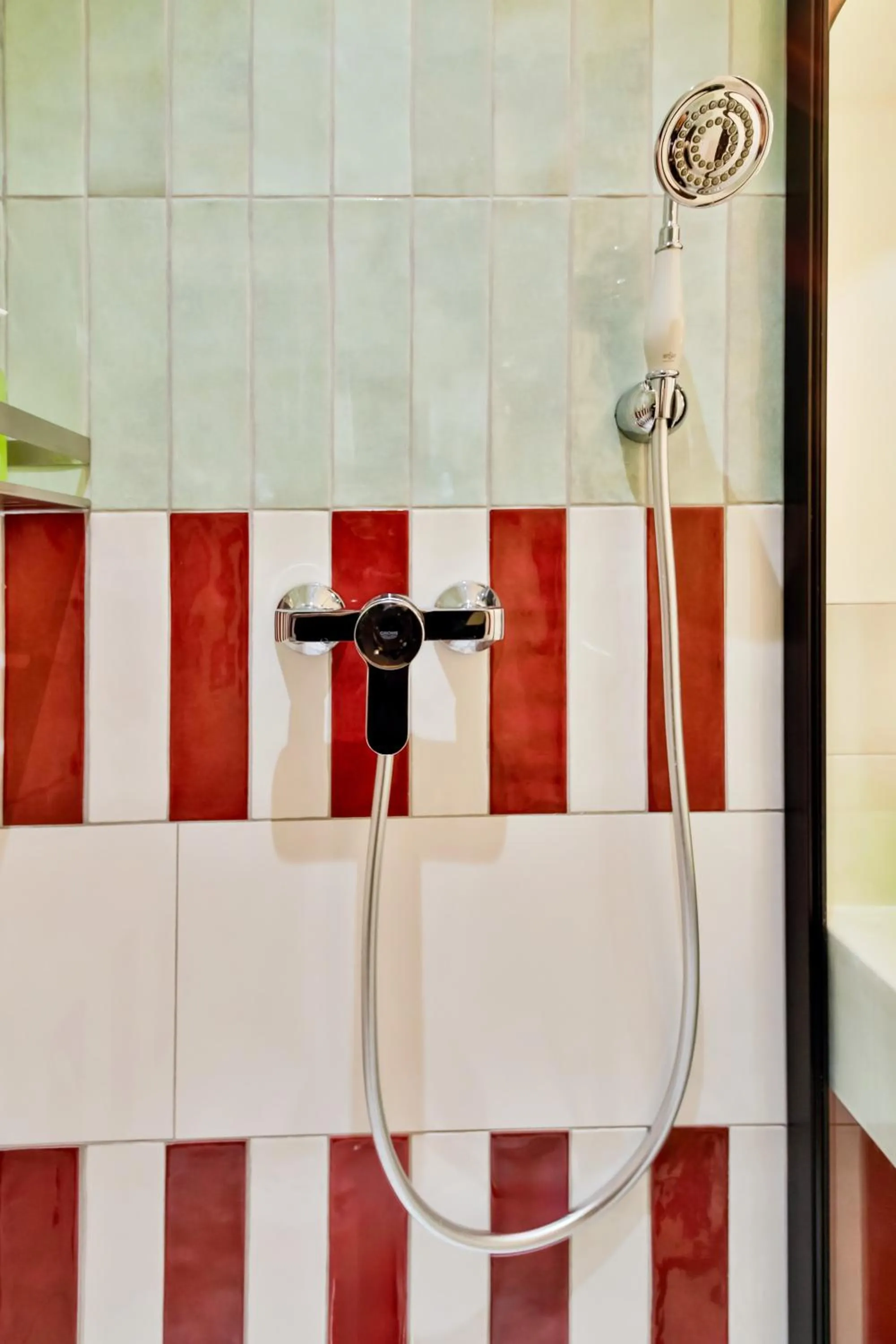 Shower in WS Louvre - Casanova