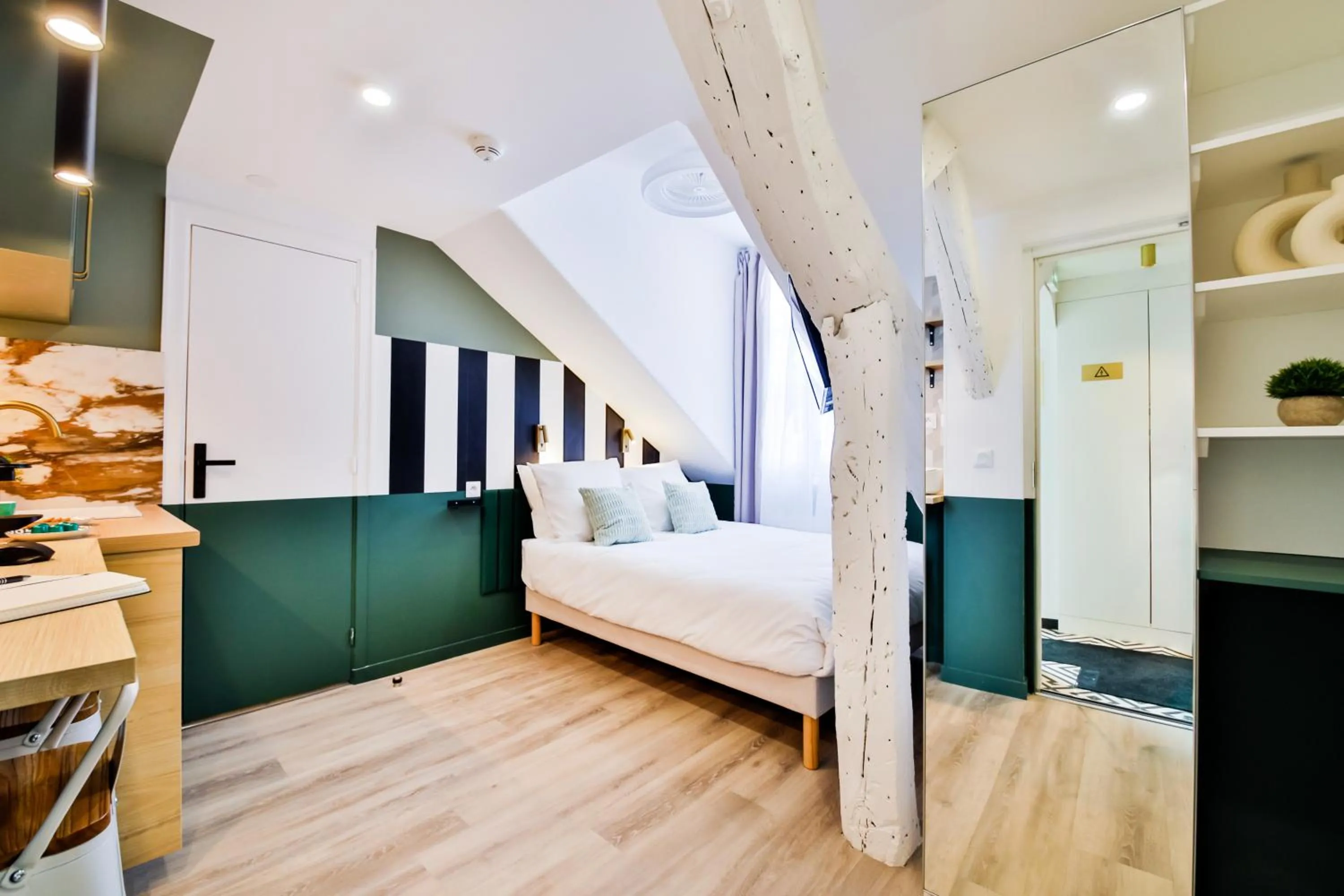 Bed in WS Louvre - Casanova