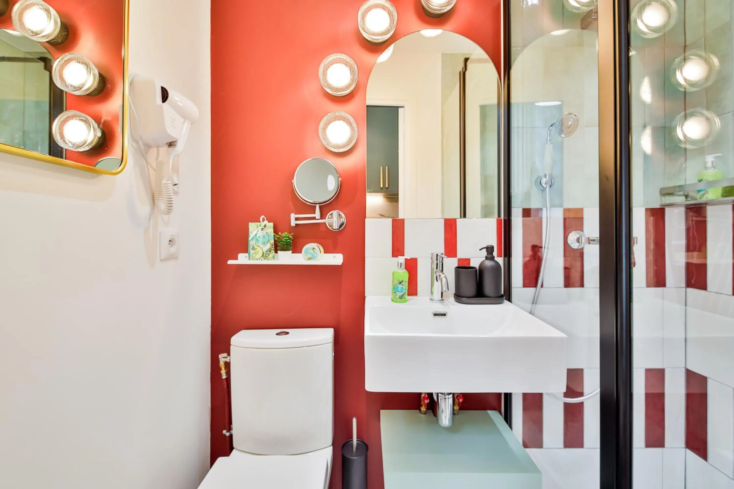 Shower in WS Louvre - Casanova