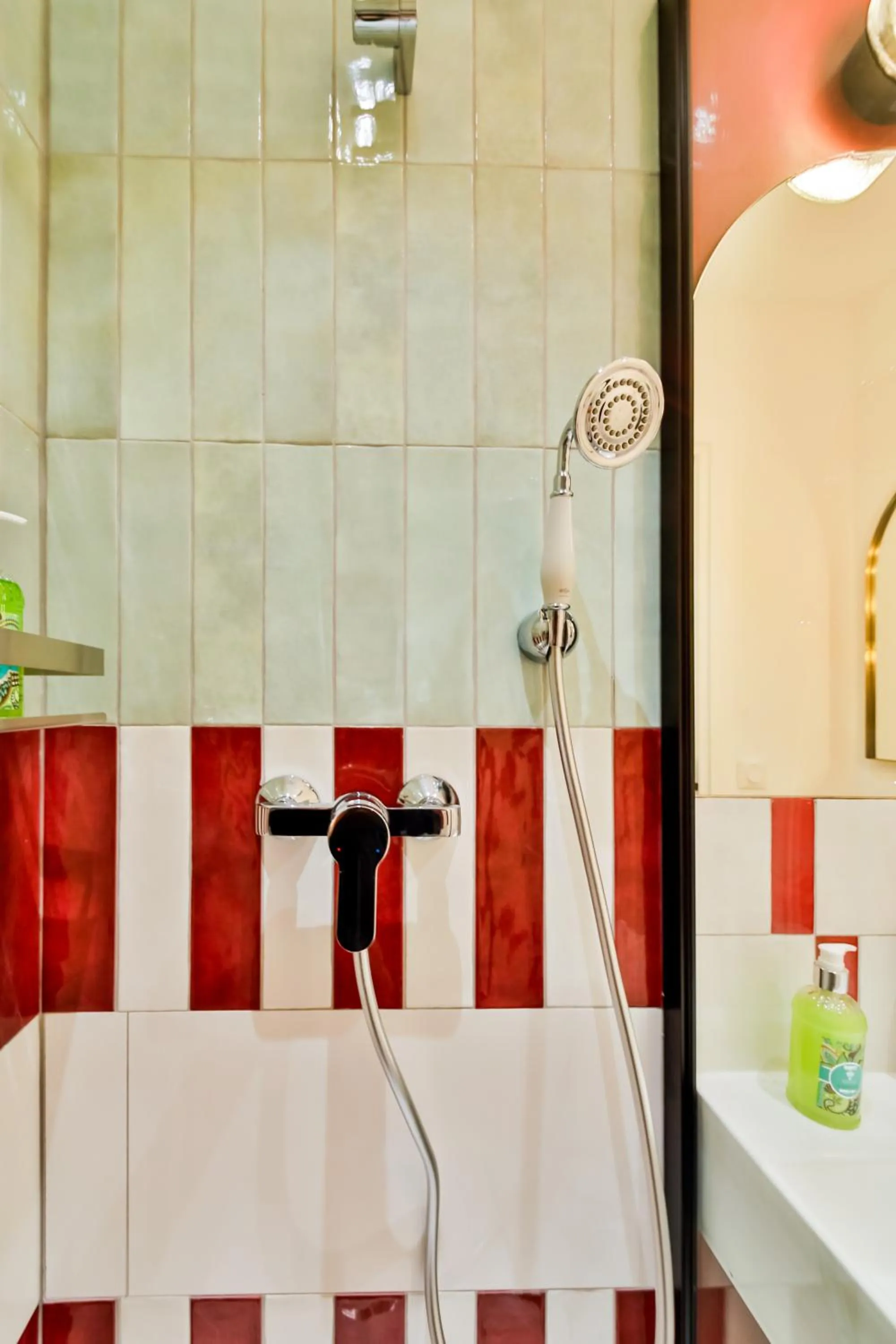 Shower in WS Louvre - Casanova