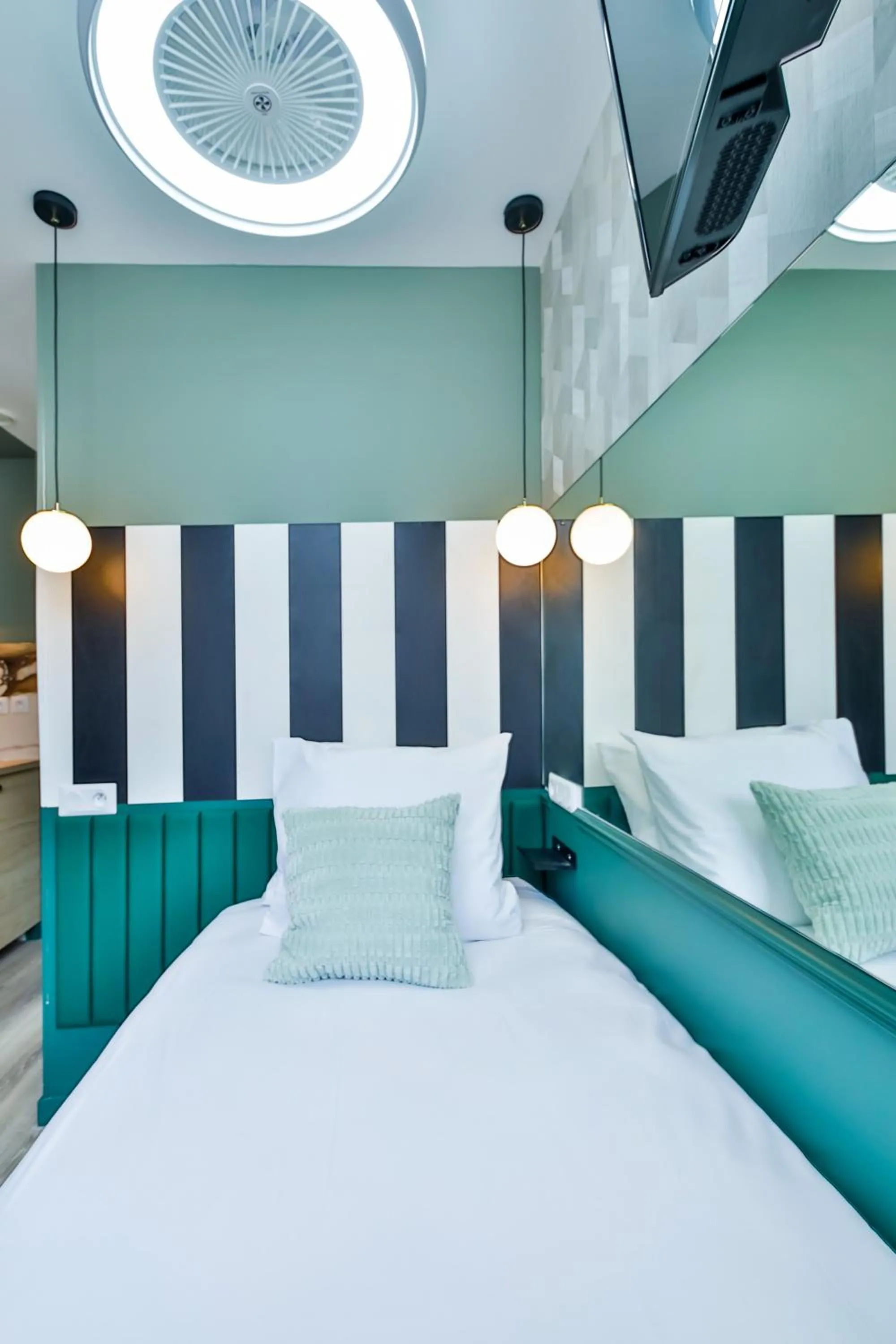 Bed in WS Louvre - Casanova