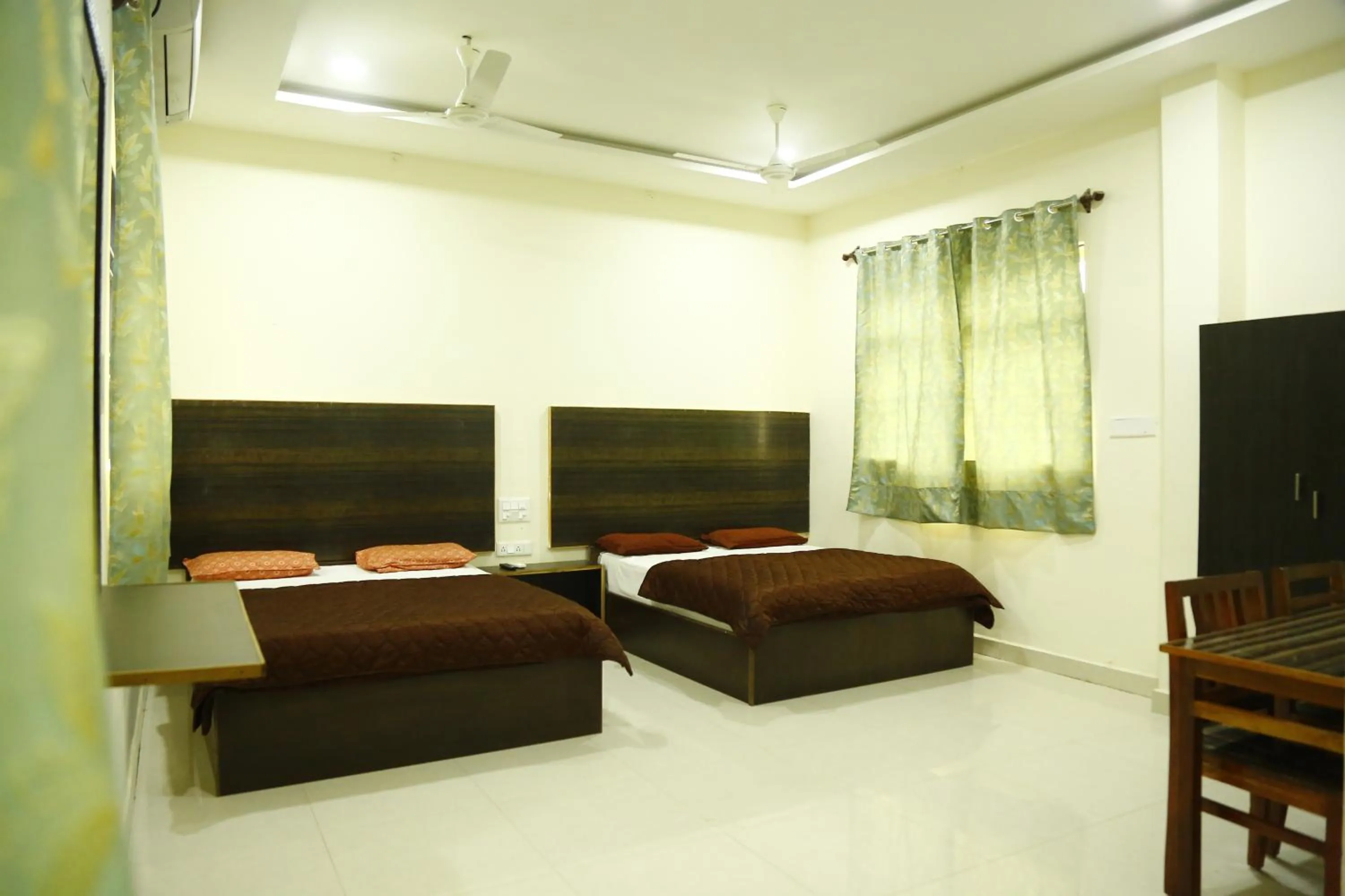 Bed in KPK Residency Arani