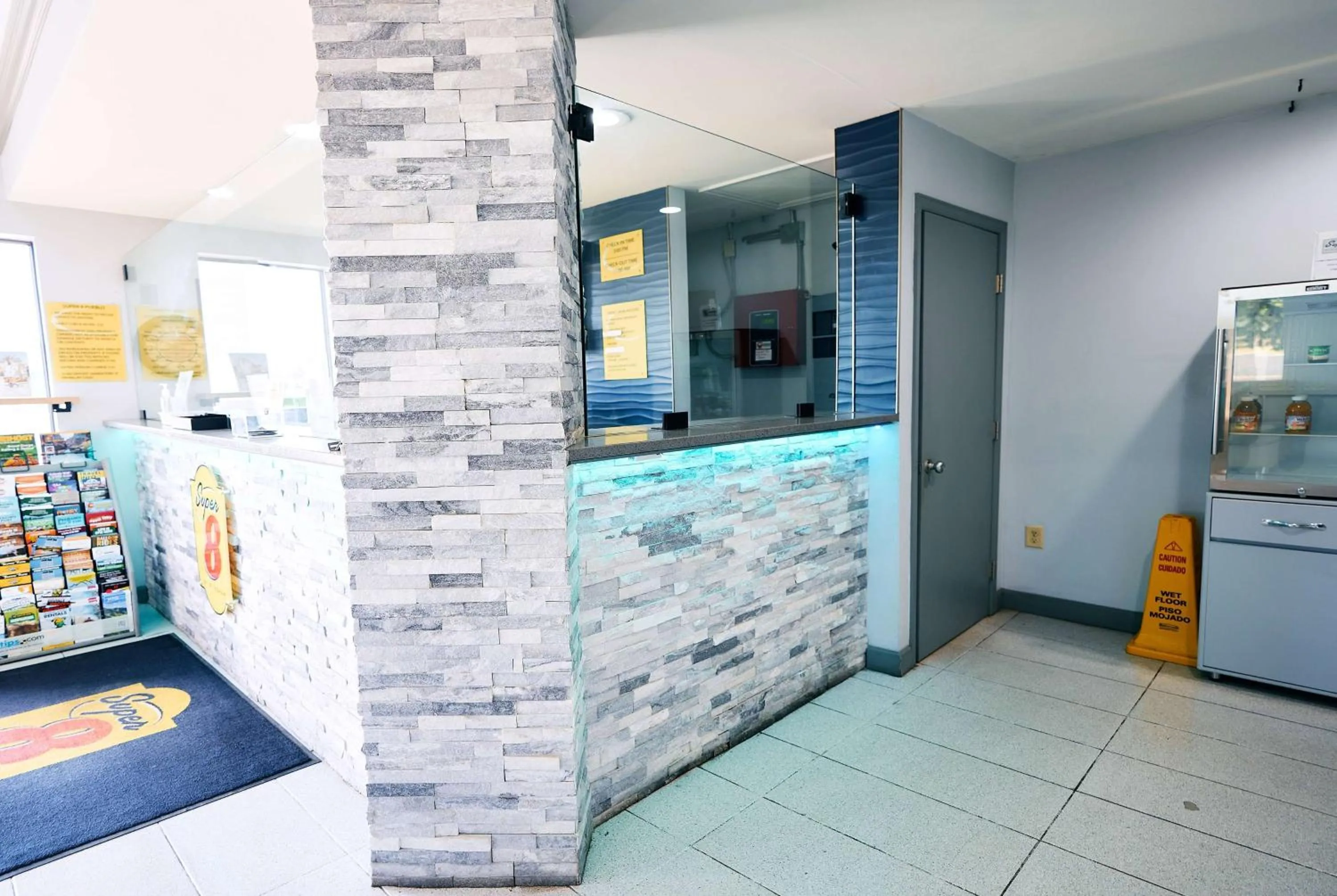 Lobby or reception in Super 8 by Wyndham Pueblo