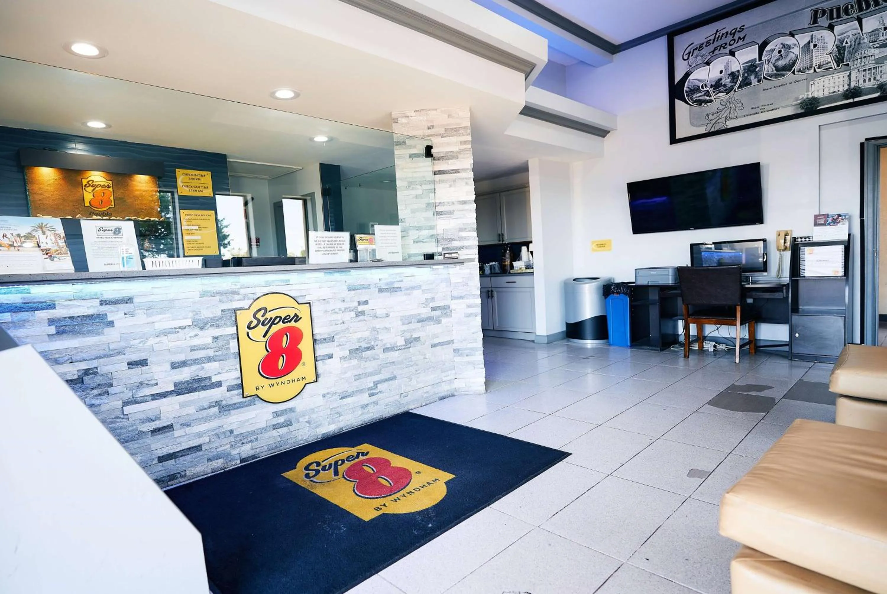 Lobby or reception in Super 8 by Wyndham Pueblo