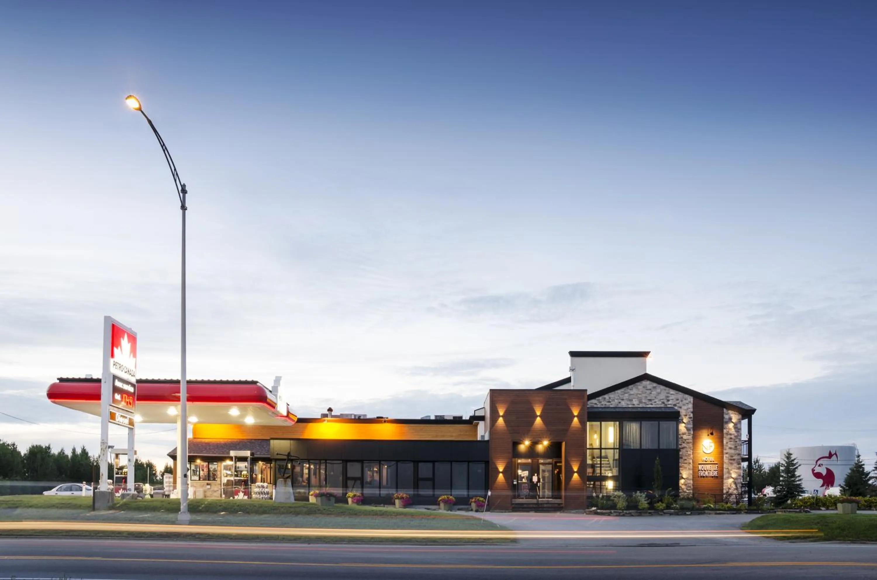 Property building in Hôtel Nouvelle-Frontière