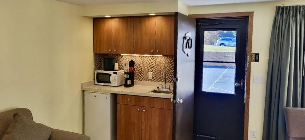 Seating area in Black Hawk Motel & Suites