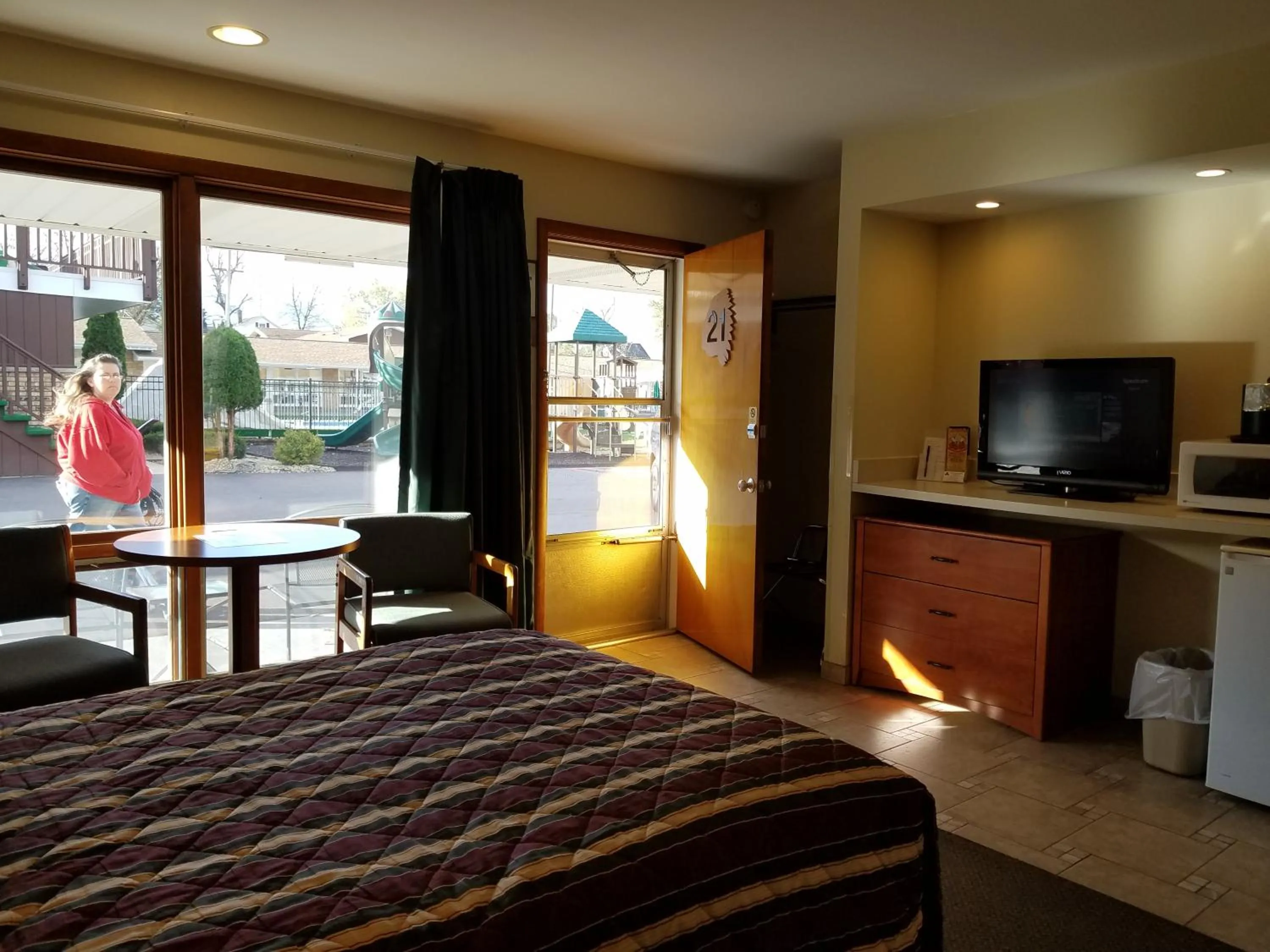 Bed in Black Hawk Motel & Suites