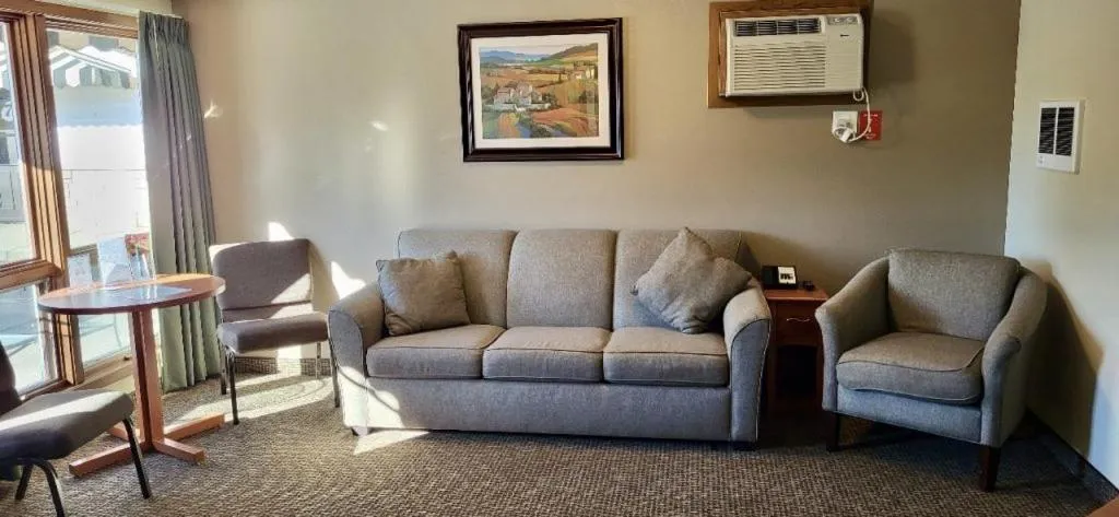 Black Hawk Motel & Suites