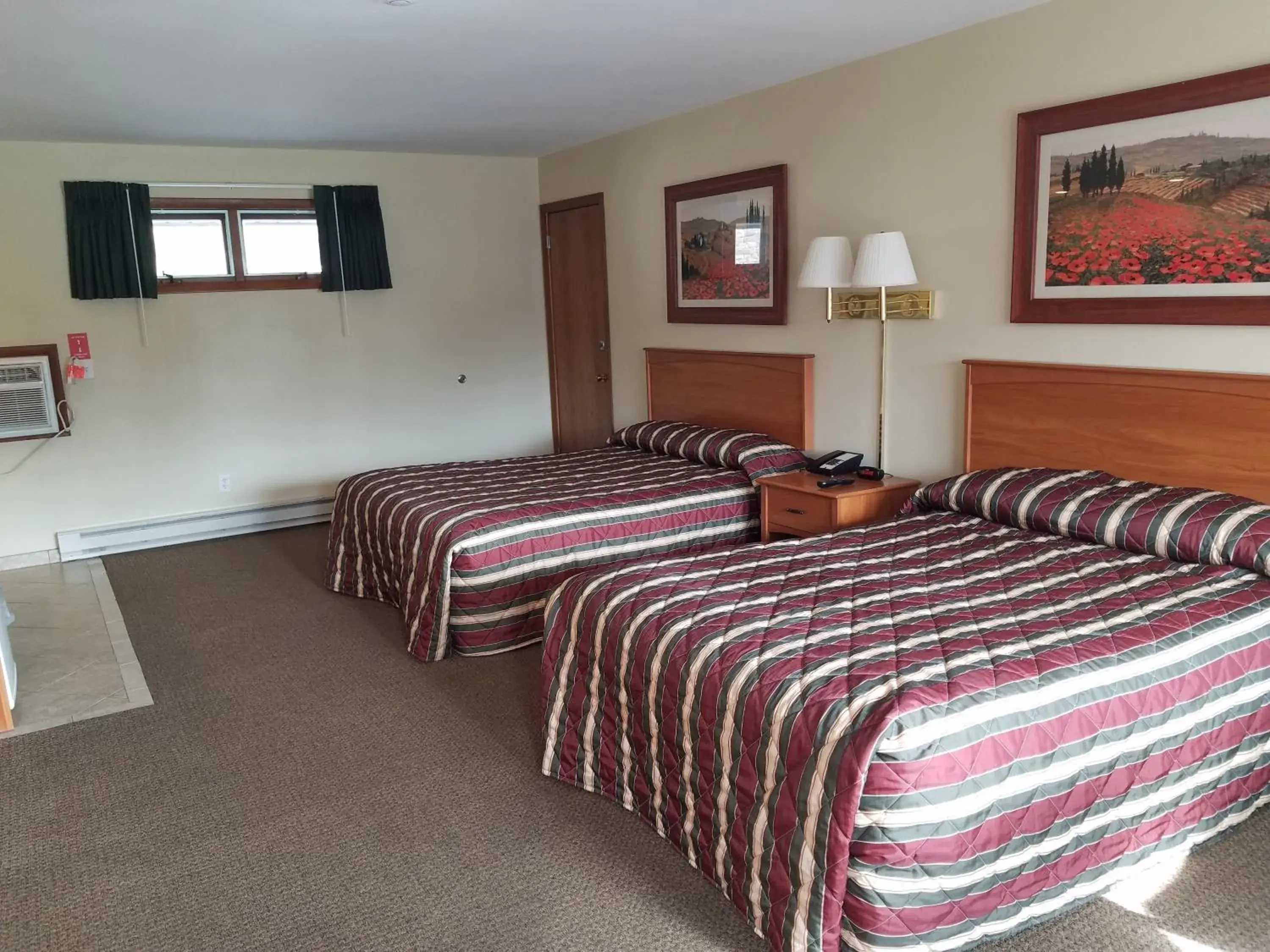 Superior Quadruple Room in Black Hawk Motel & Suites Superior Quadruple Room in Black Hawk Motel & Suites