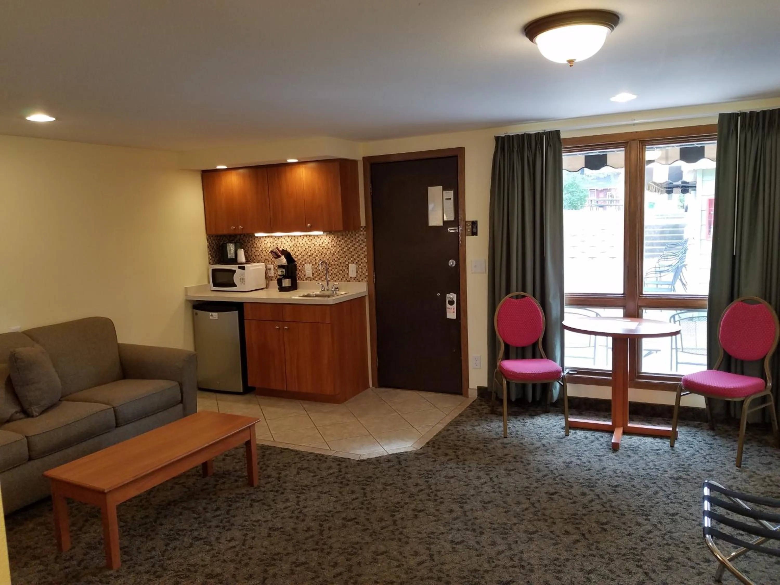 Black Hawk Motel & Suites