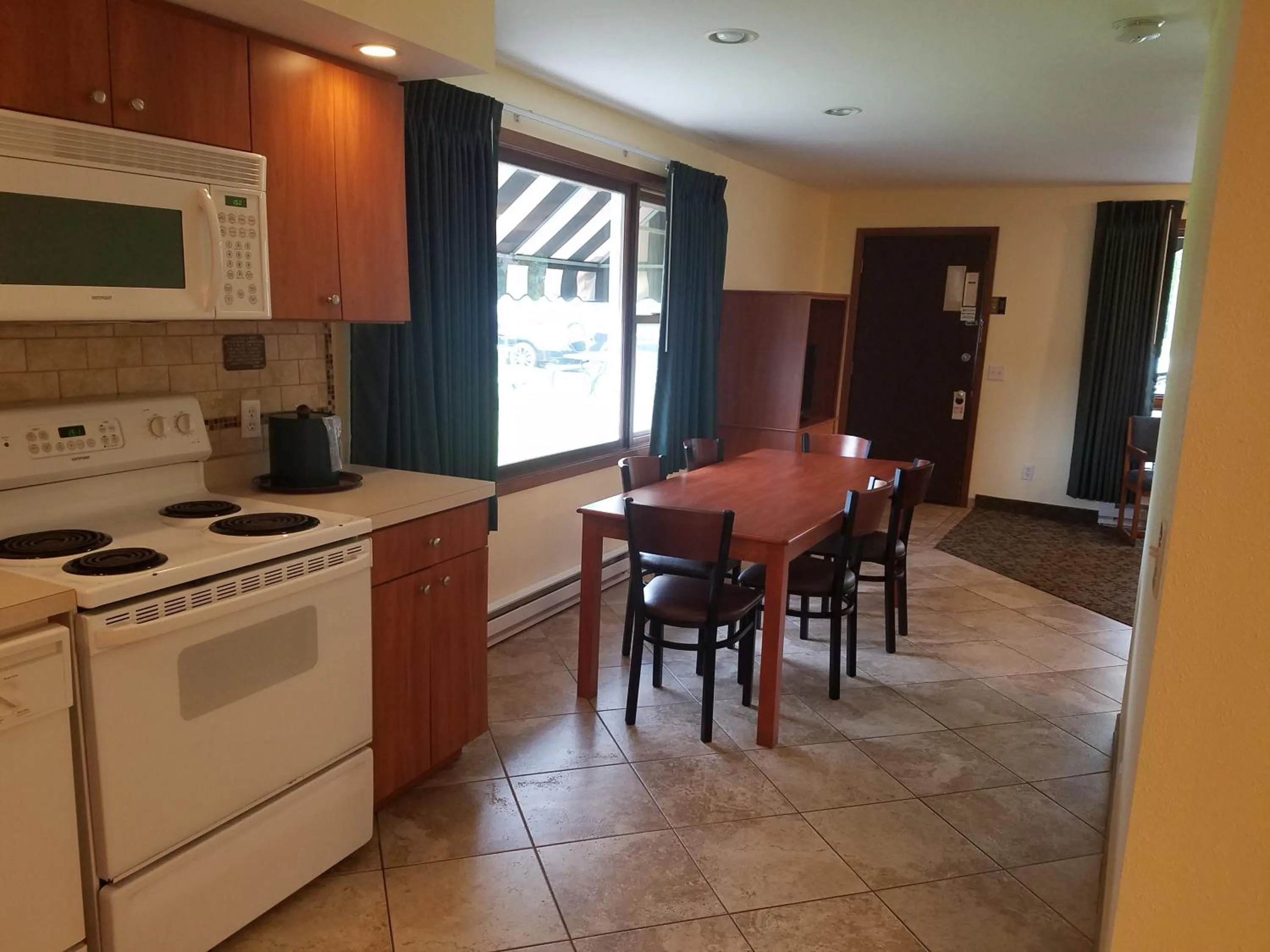 Black Hawk Motel & Suites