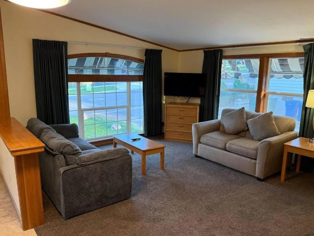 Black Hawk Motel & Suites