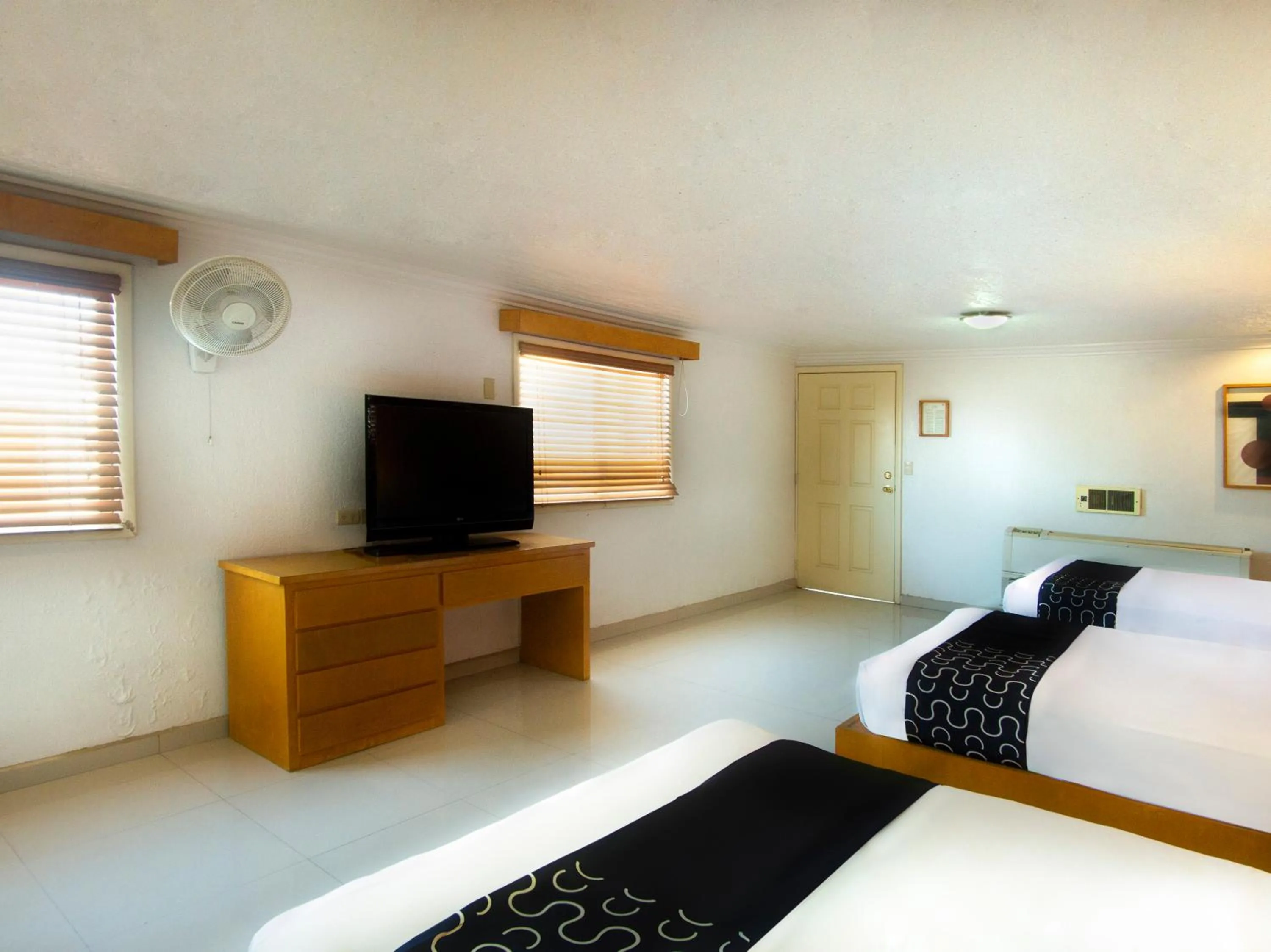 Photo of the whole room, Bed in Hotel Regis