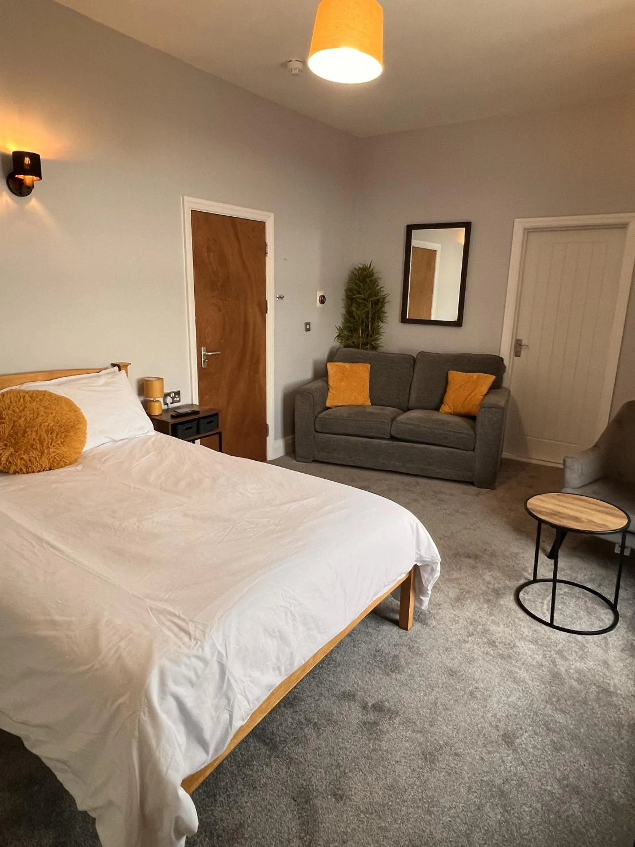 Bedroom, Bed in Hoopers Sandy Beach Guest Rooms