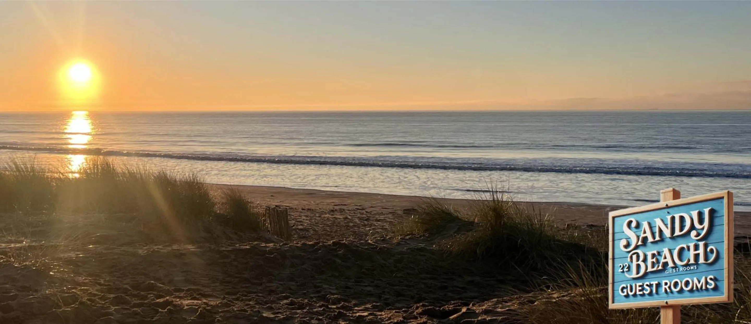 Beach in Hoopers Sandy Beach Guest Rooms
