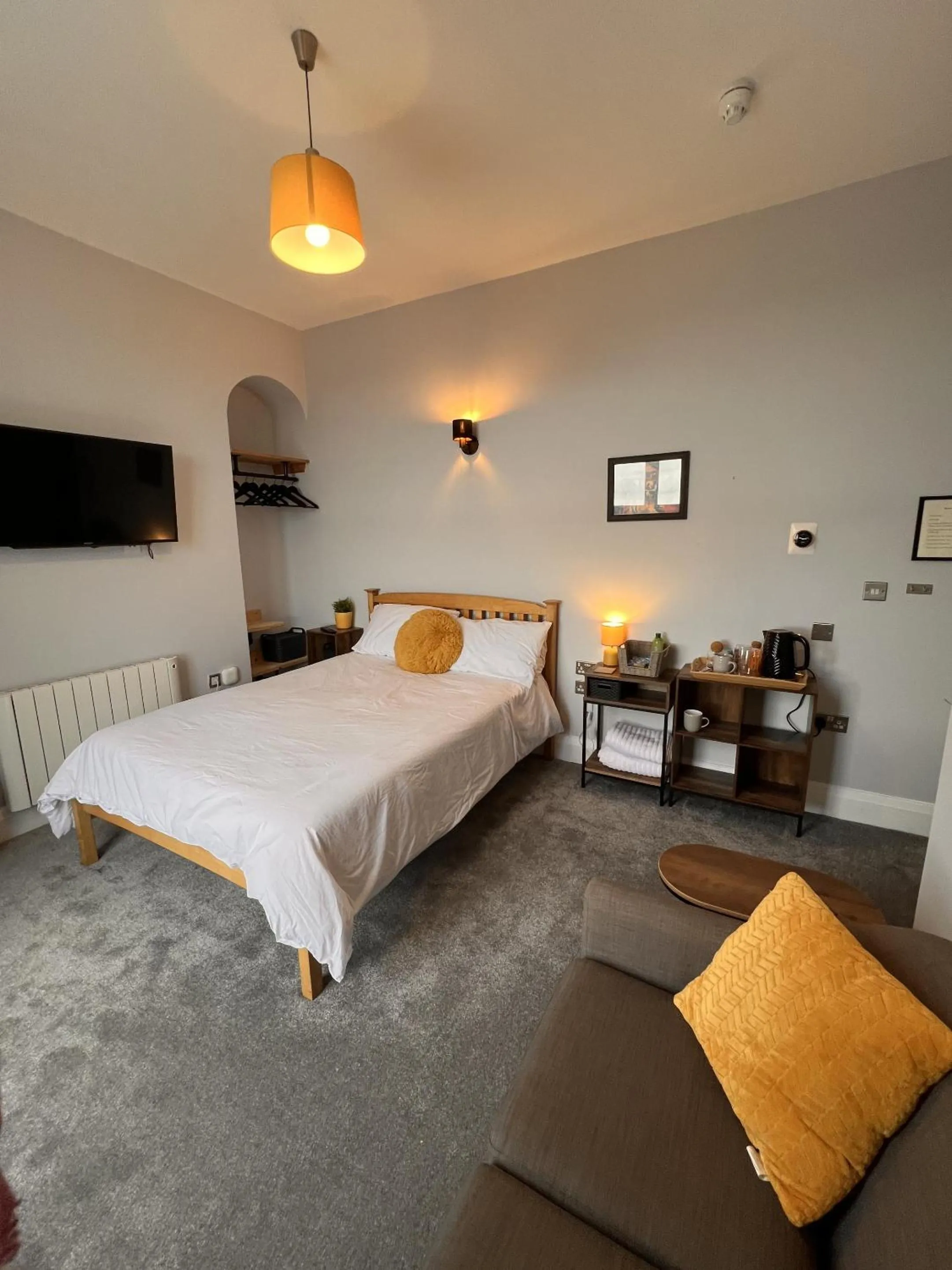 Bedroom, Bed in Hoopers Sandy Beach Guest Rooms