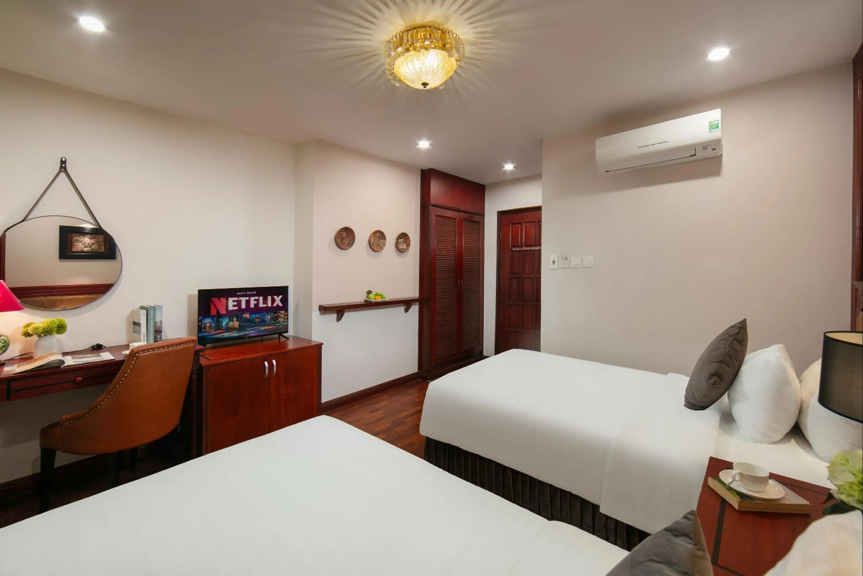 Photo of the whole room, Bed in Bonjour D'An Nam Hotel