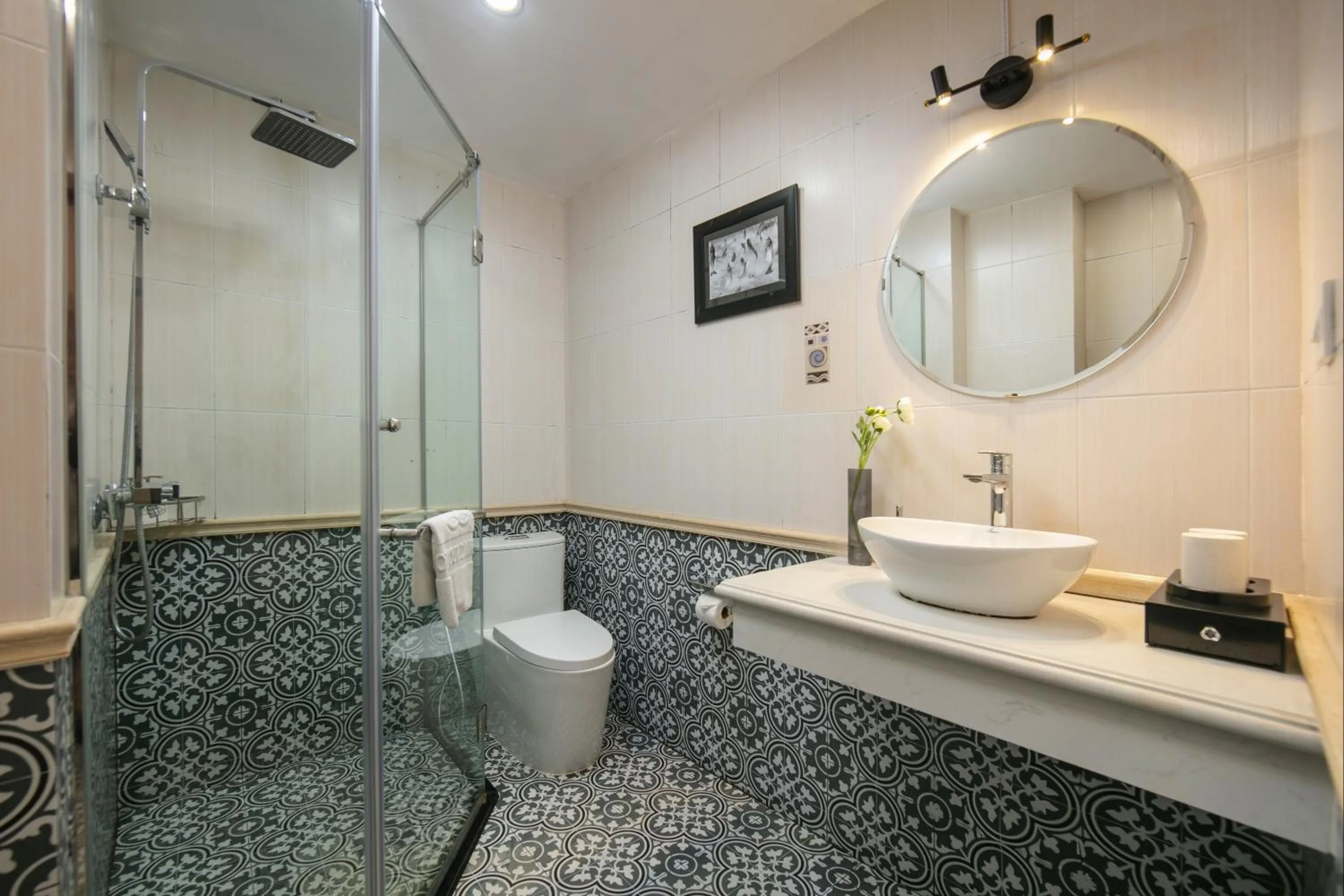 Toilet in Bonjour D'An Nam Hotel