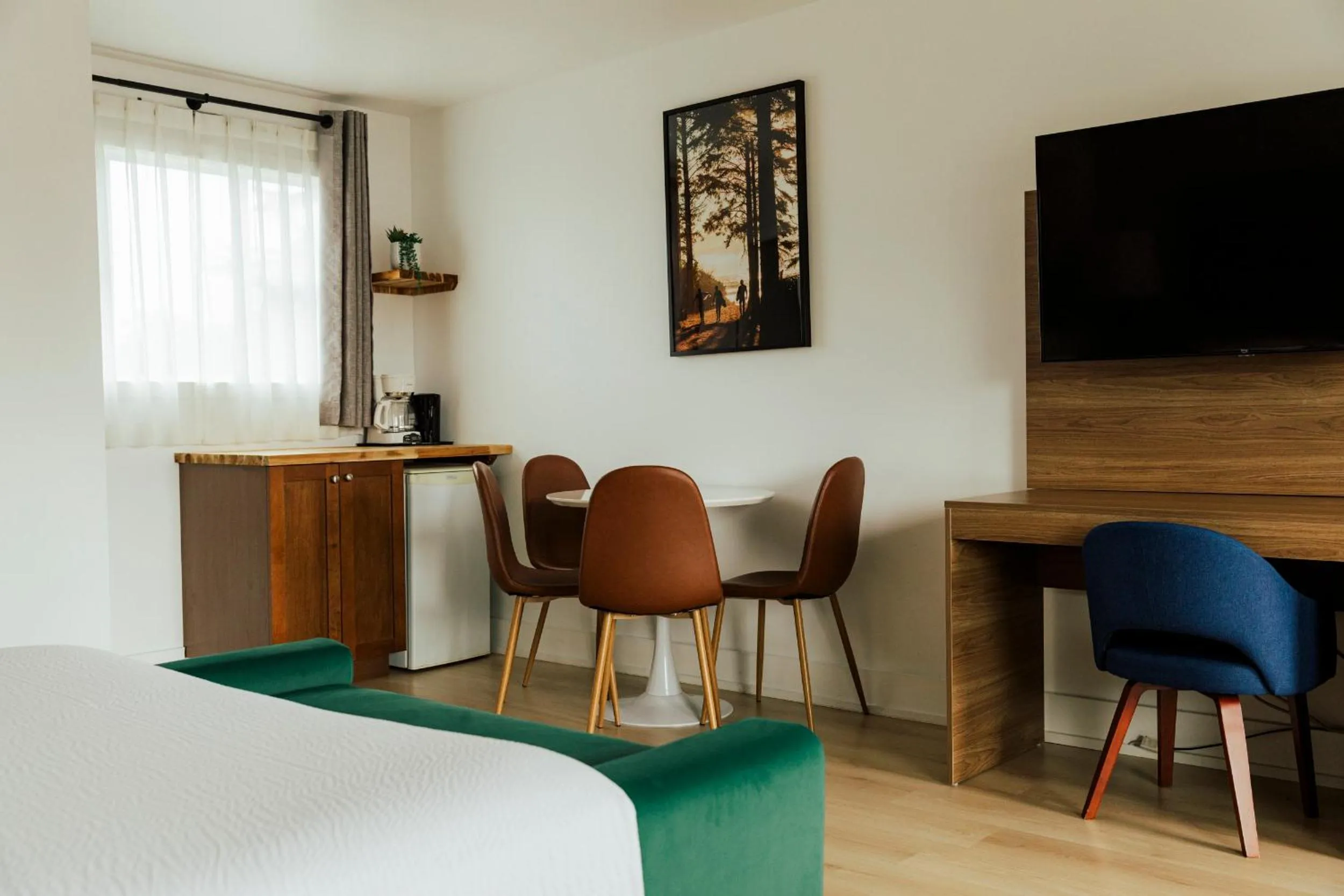 TV and multimedia in Ucluelet Wildwood Inn