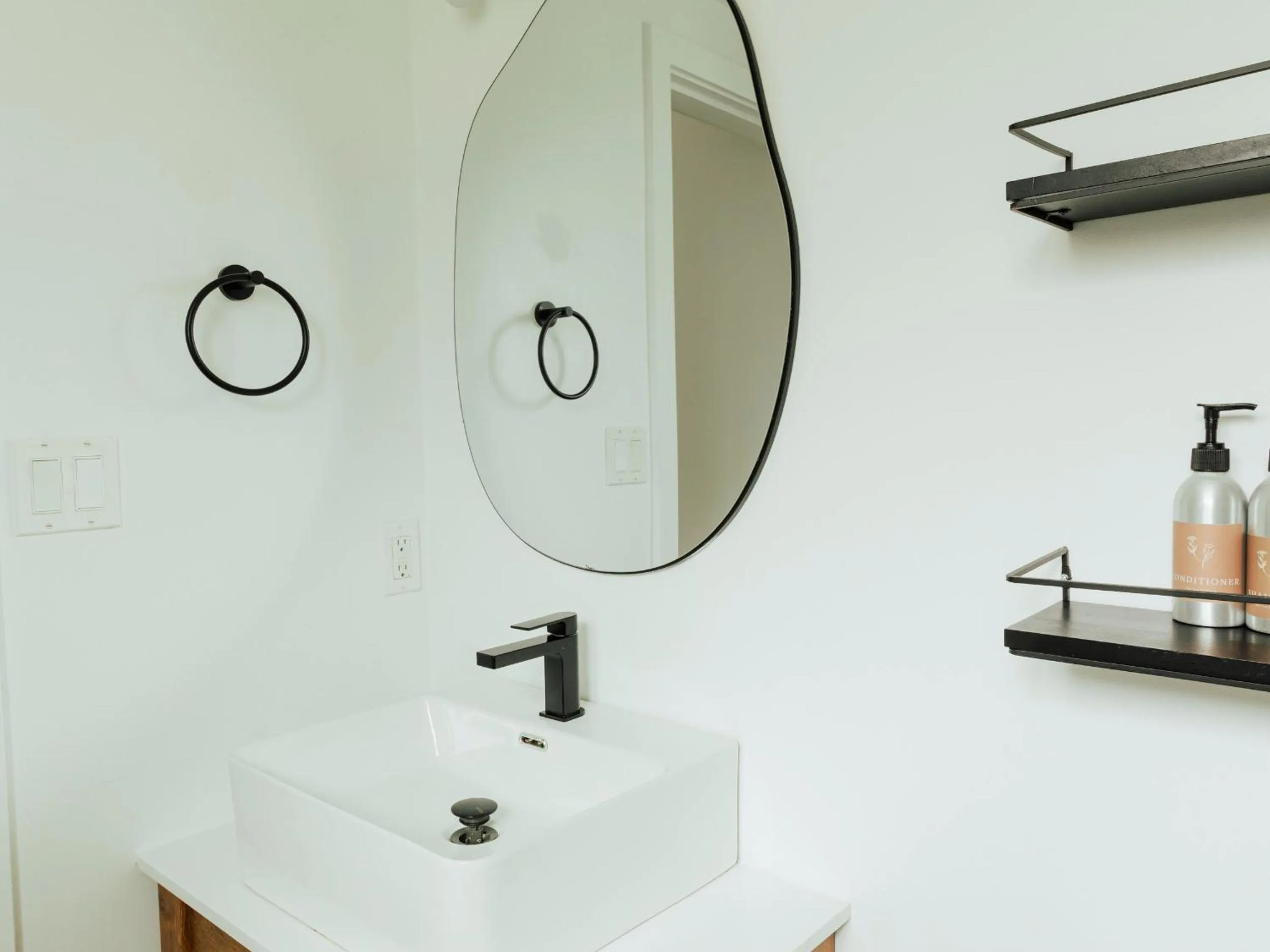 Bathroom in Ucluelet Wildwood Inn