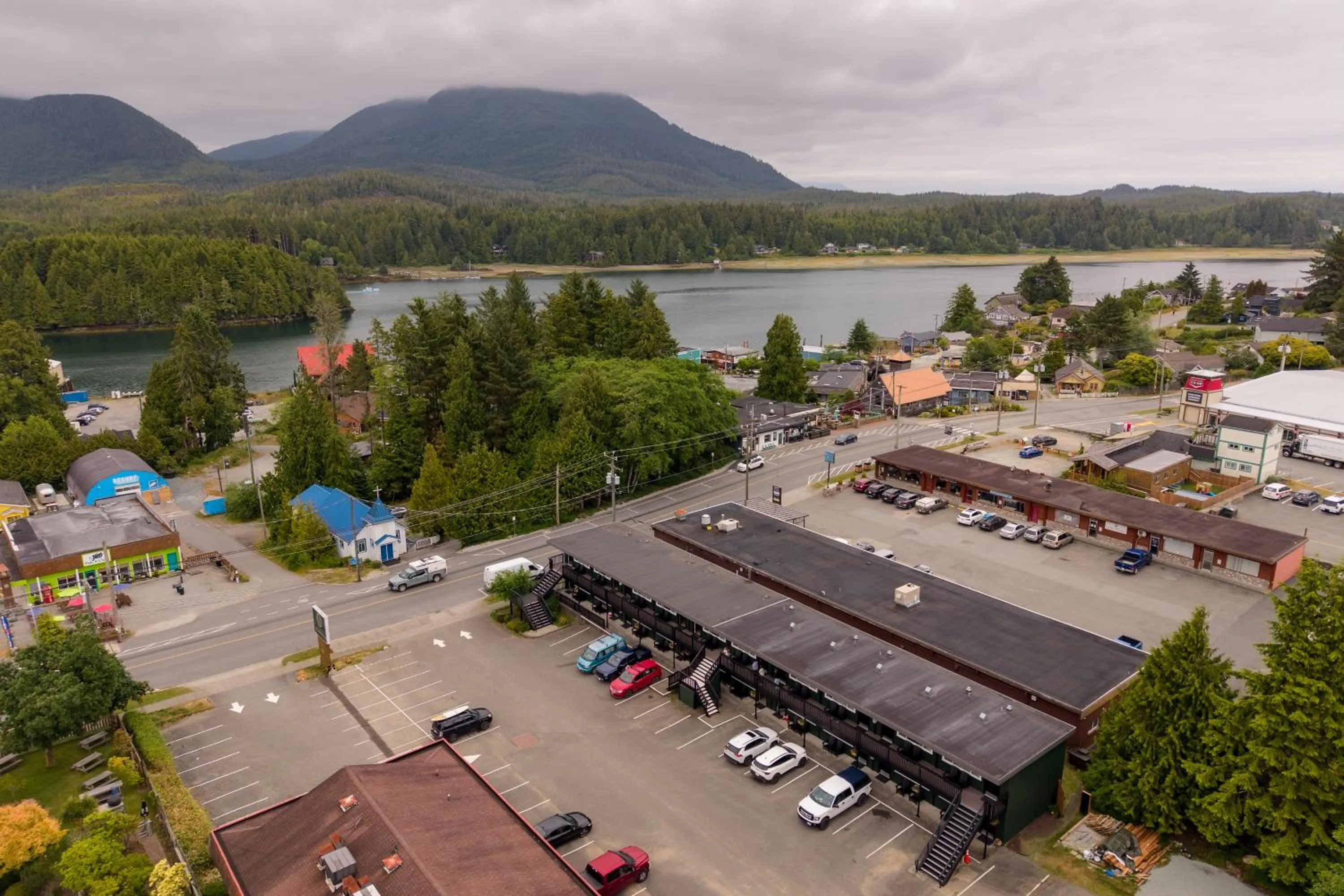 Property building in Ucluelet Wildwood Inn