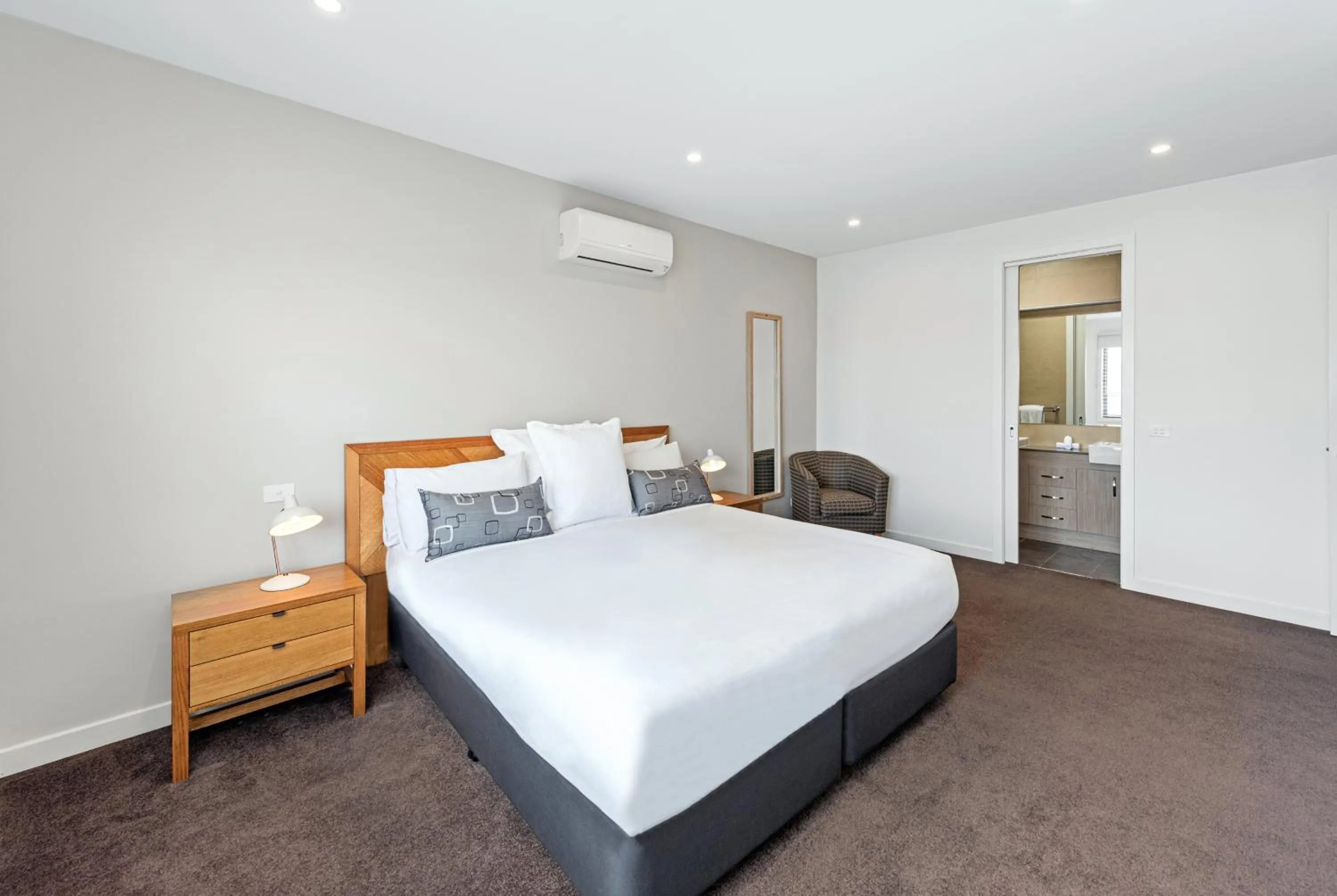 Bedroom, Bed in Fawkner Executive Suites & Serviced Apartments