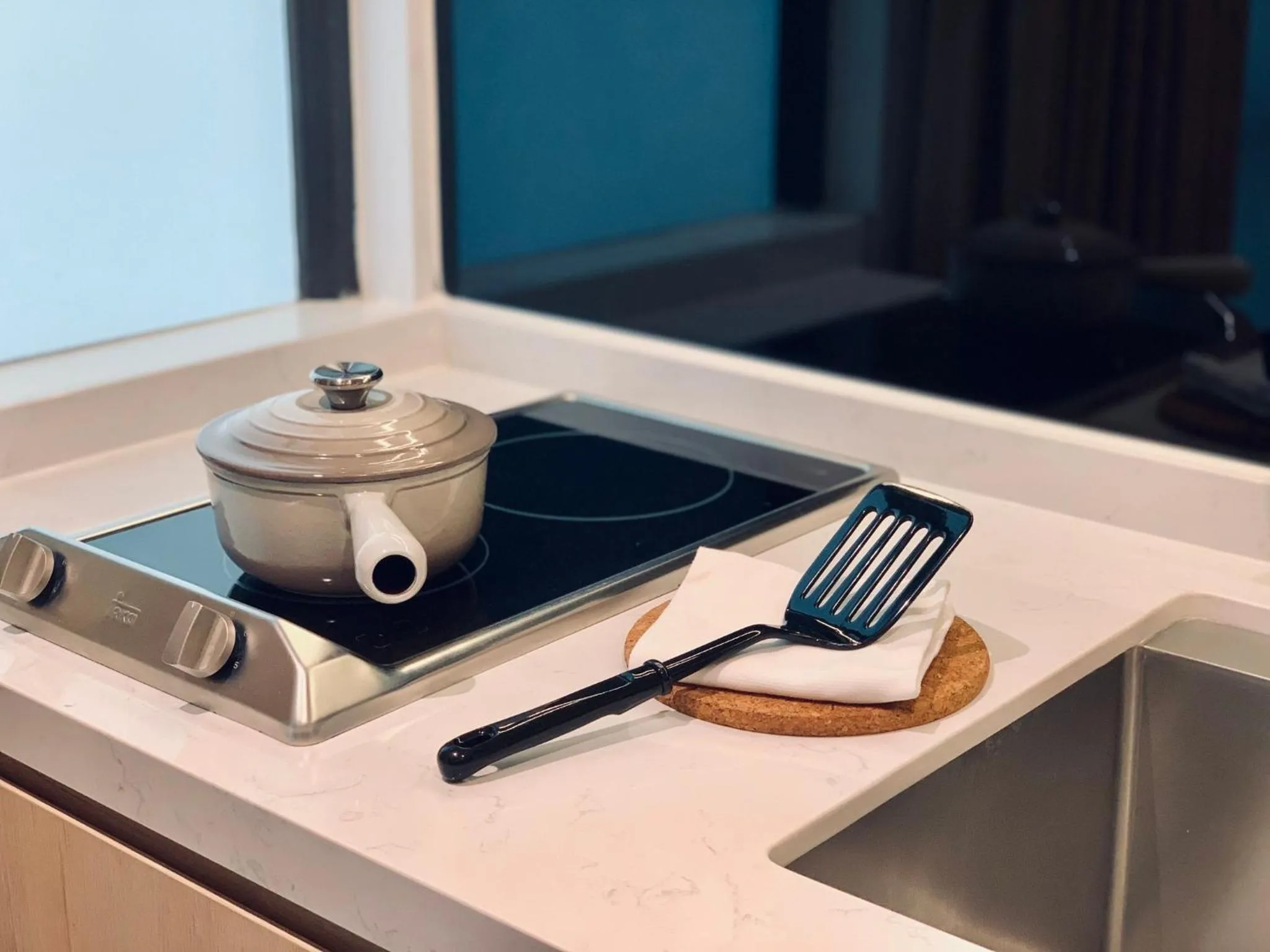 Photo of the whole room in Shama Central