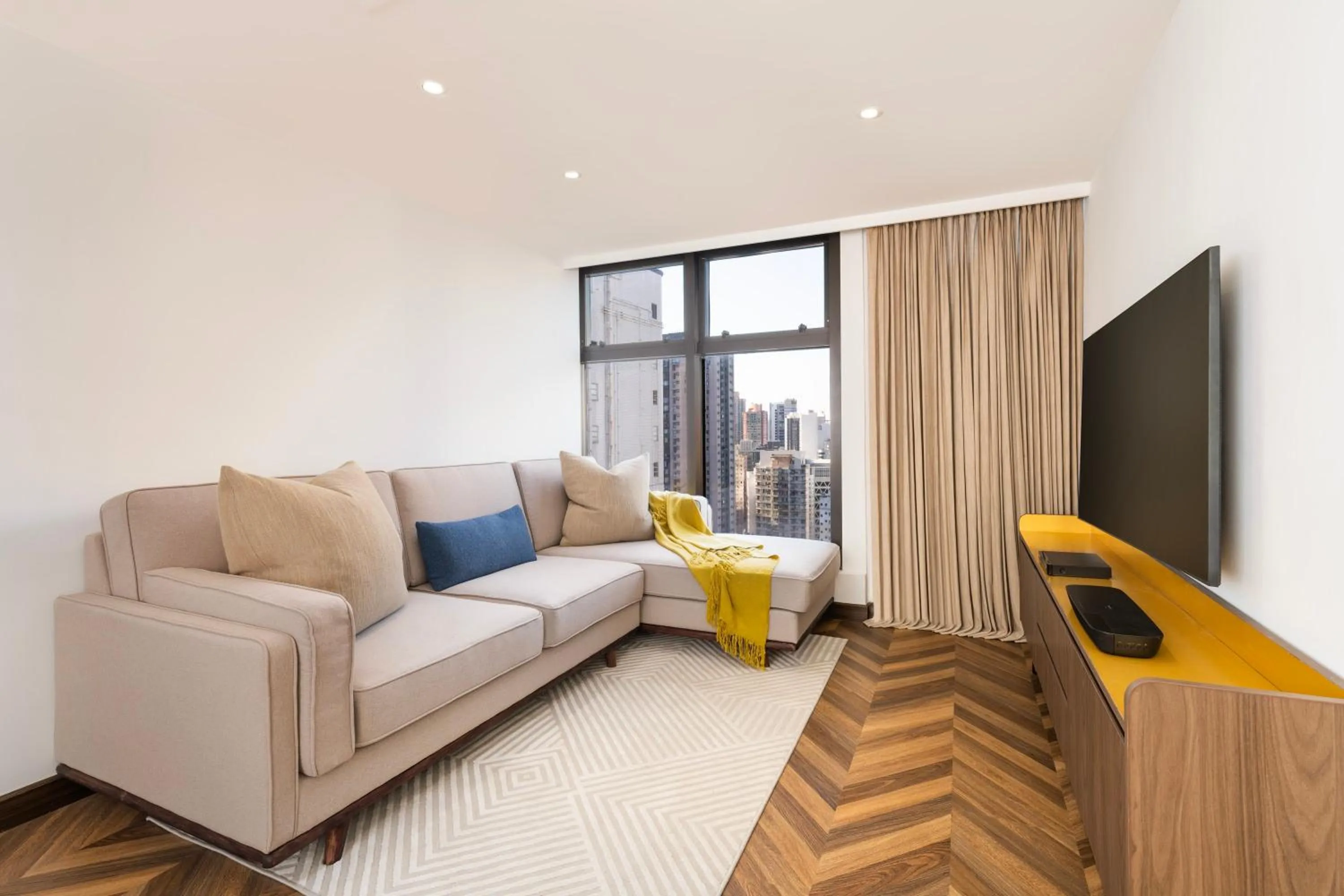 Photo of the whole room in Shama Central