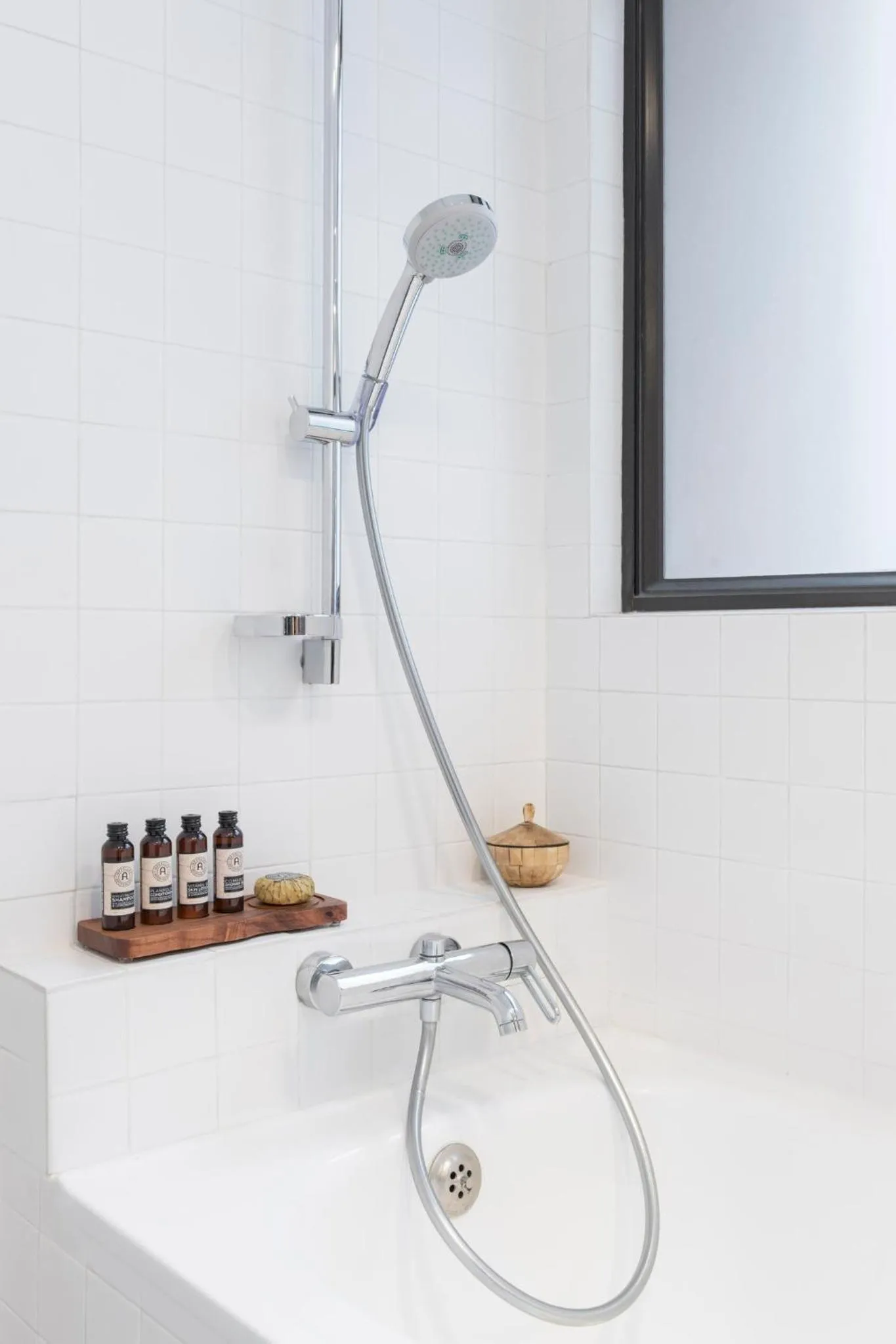 Photo of the whole room in Shama Central