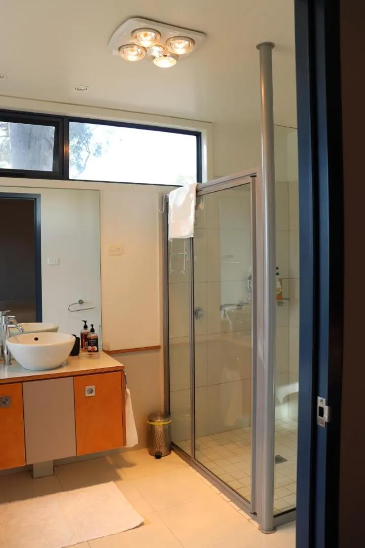 Shower in Tamar Ridge Winery Apartments