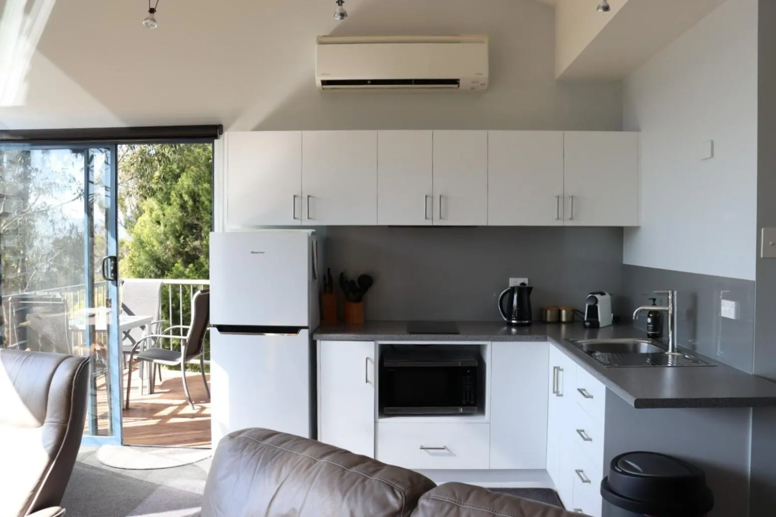 Kitchen or kitchenette in Tamar Ridge Winery Apartments