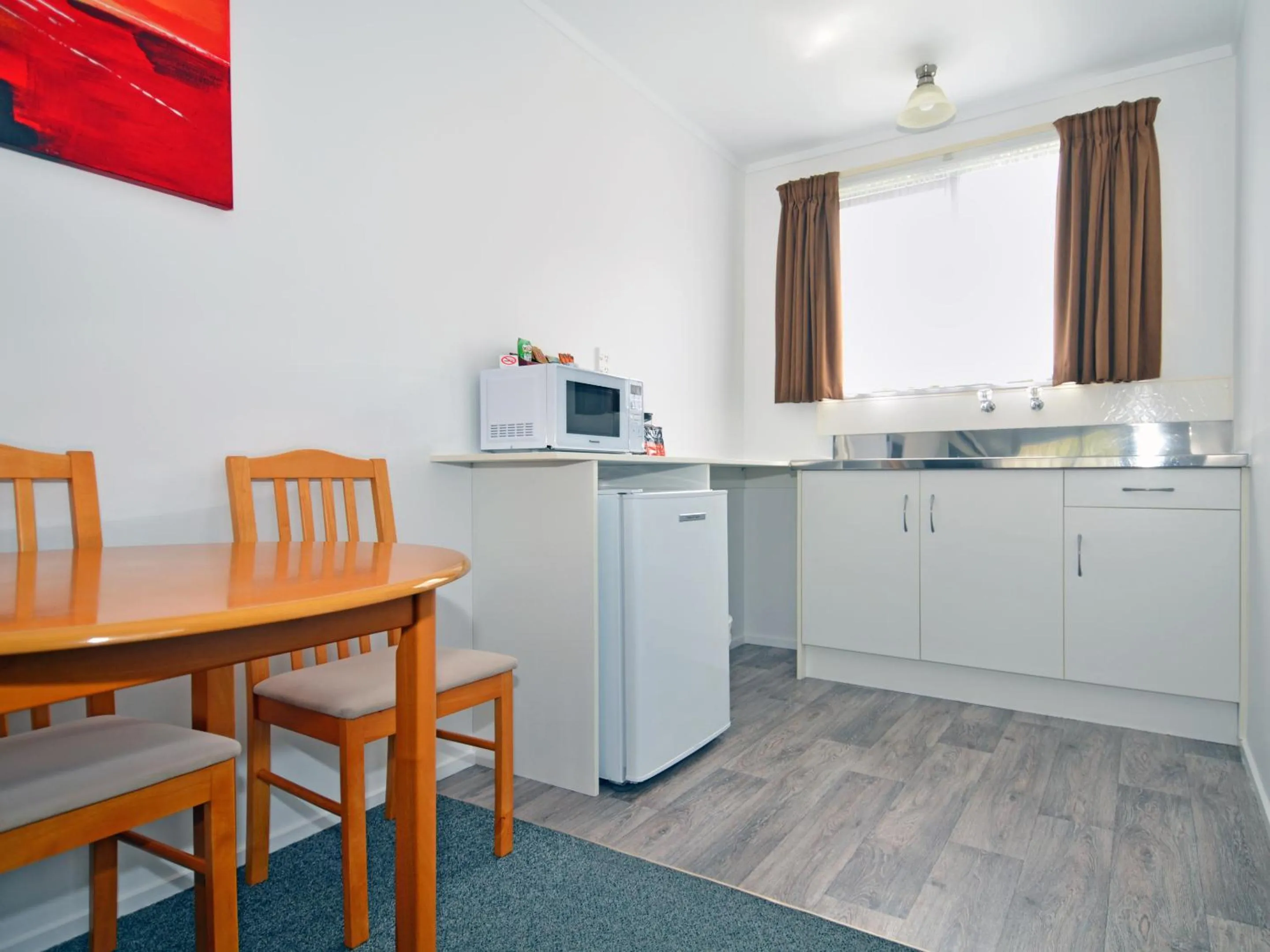 Coffee/tea facilities in Celtic Motel