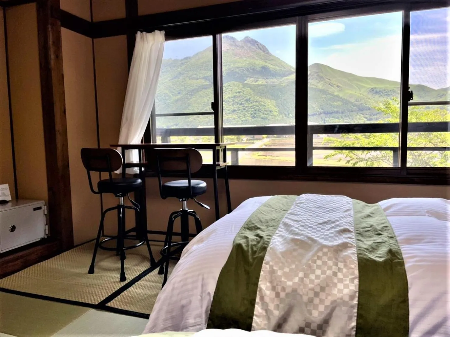 Photo of the whole room, Bed in Sanso Tanaka