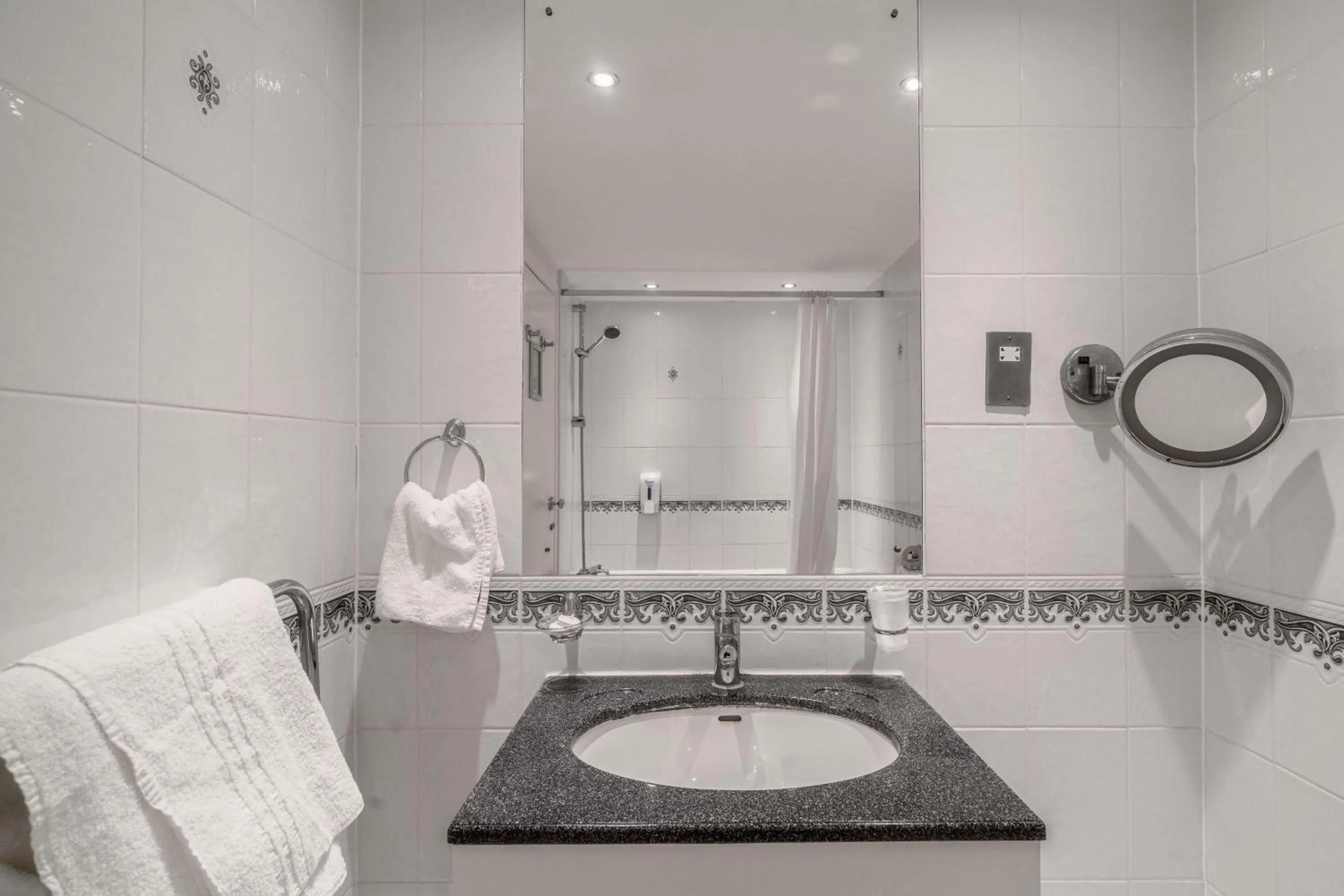 Bathroom in Royal Hotel