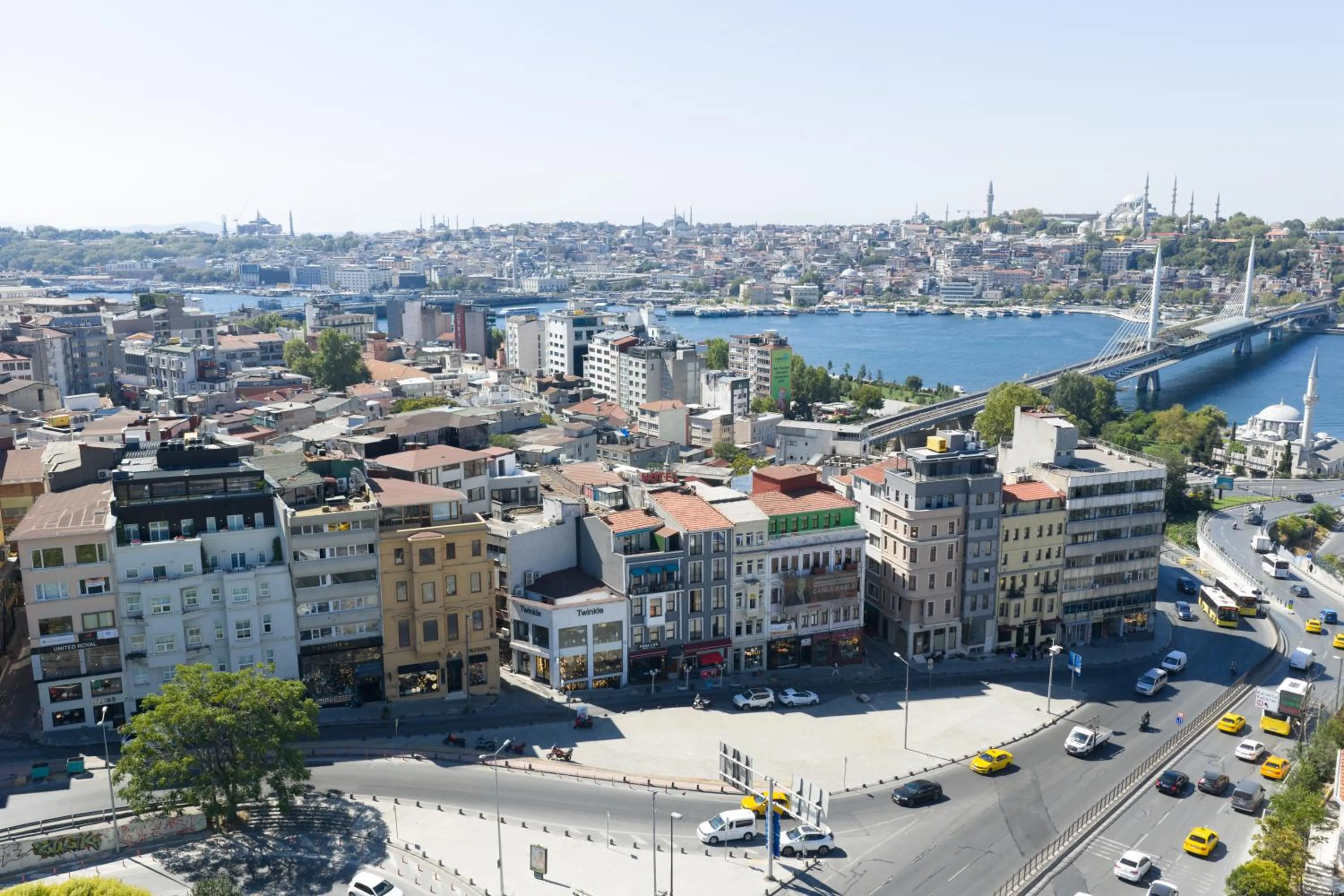 Property building in Pera Life