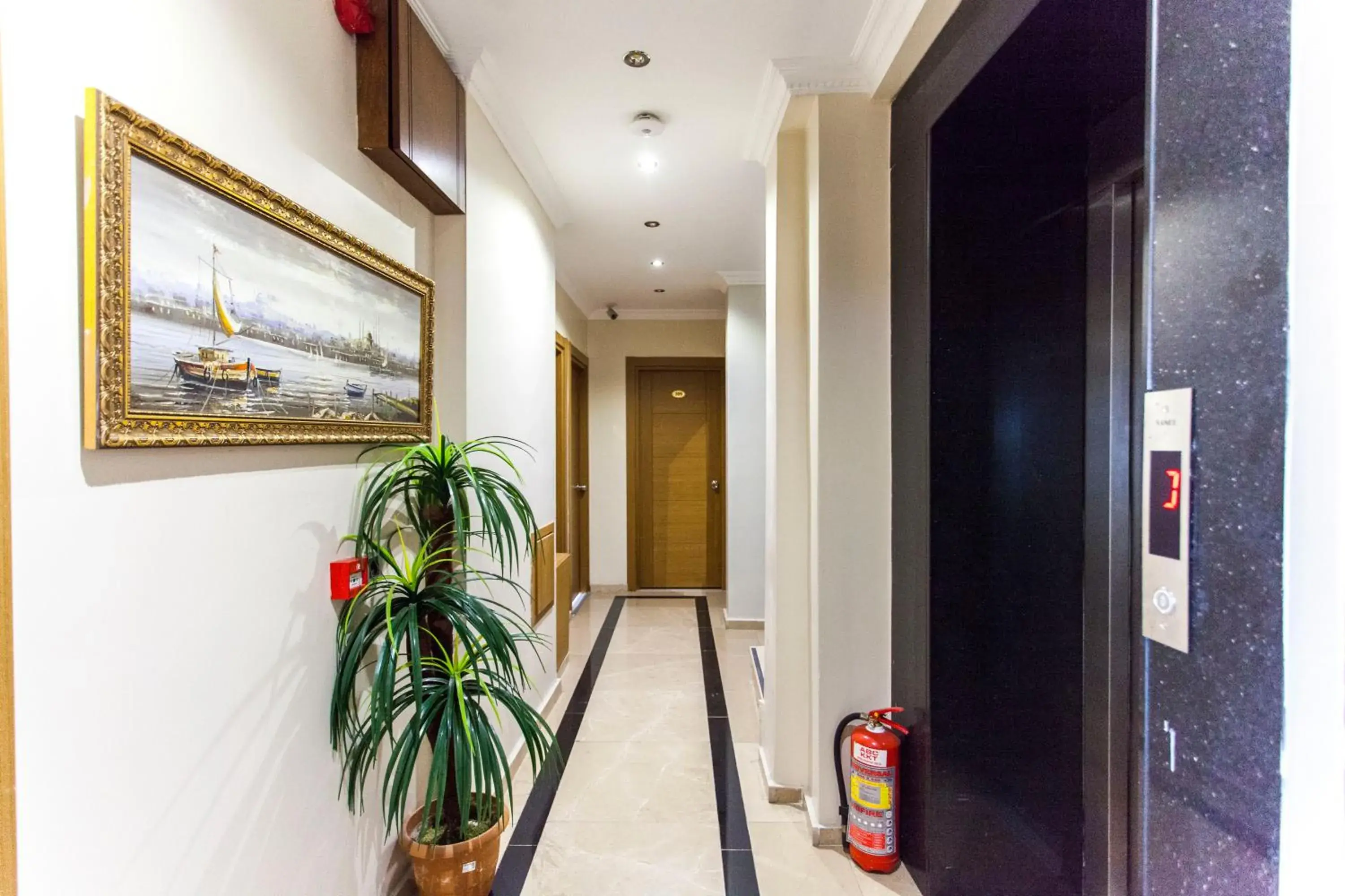 Deluxe Twin Room in Pera Life Deluxe Twin Room in Pera Life