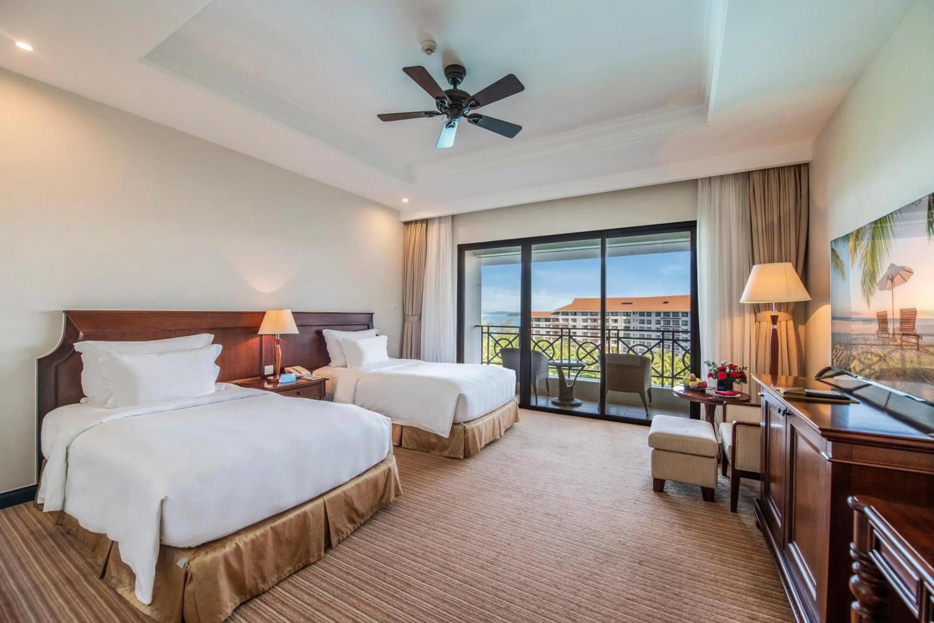 Bed in Vinpearl Resort & Spa Phu Quoc