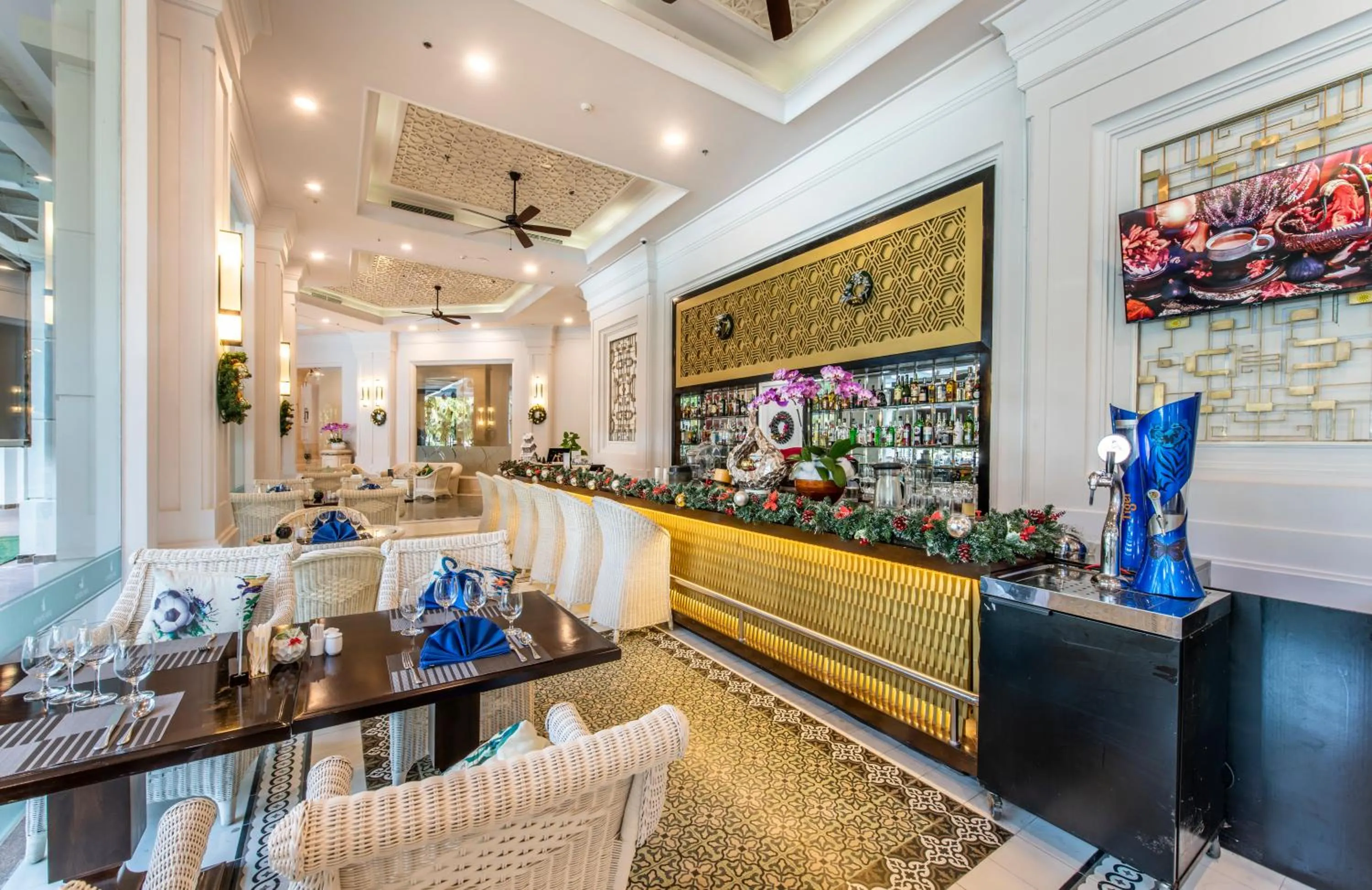 Lounge or bar in Vinpearl Resort & Spa Phu Quoc