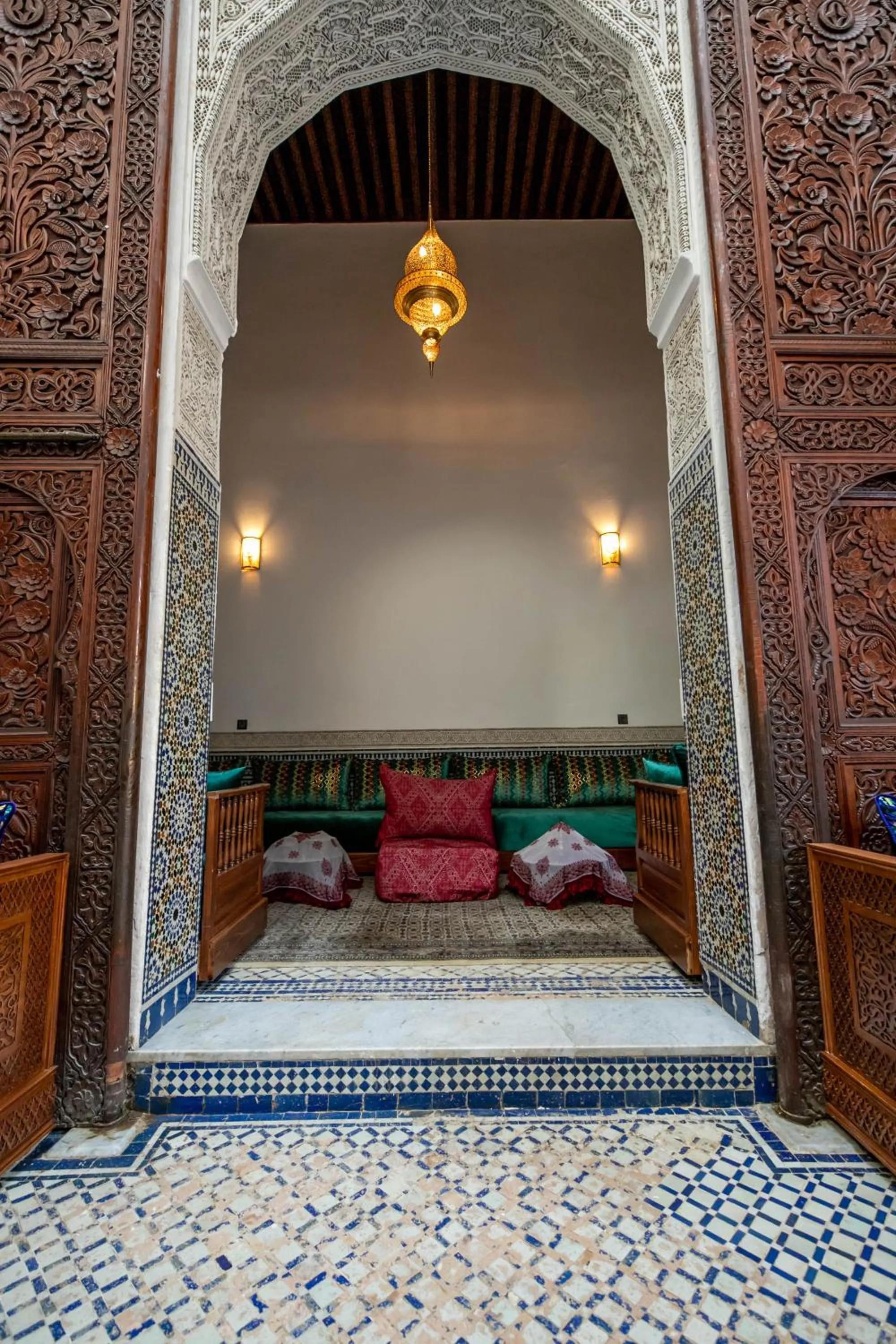 Communal lounge/ TV room, Bed in Riad Fes Ziyat & Spa