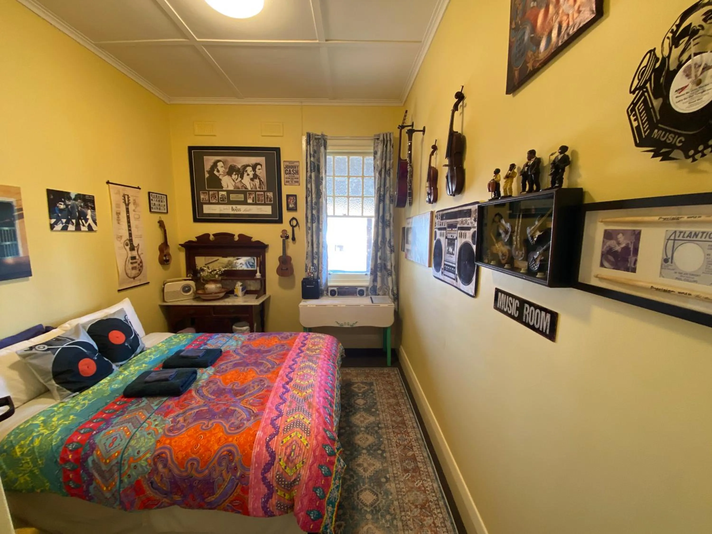 Bedroom, Bed in COMMERCIAL HOTEL KANIVA