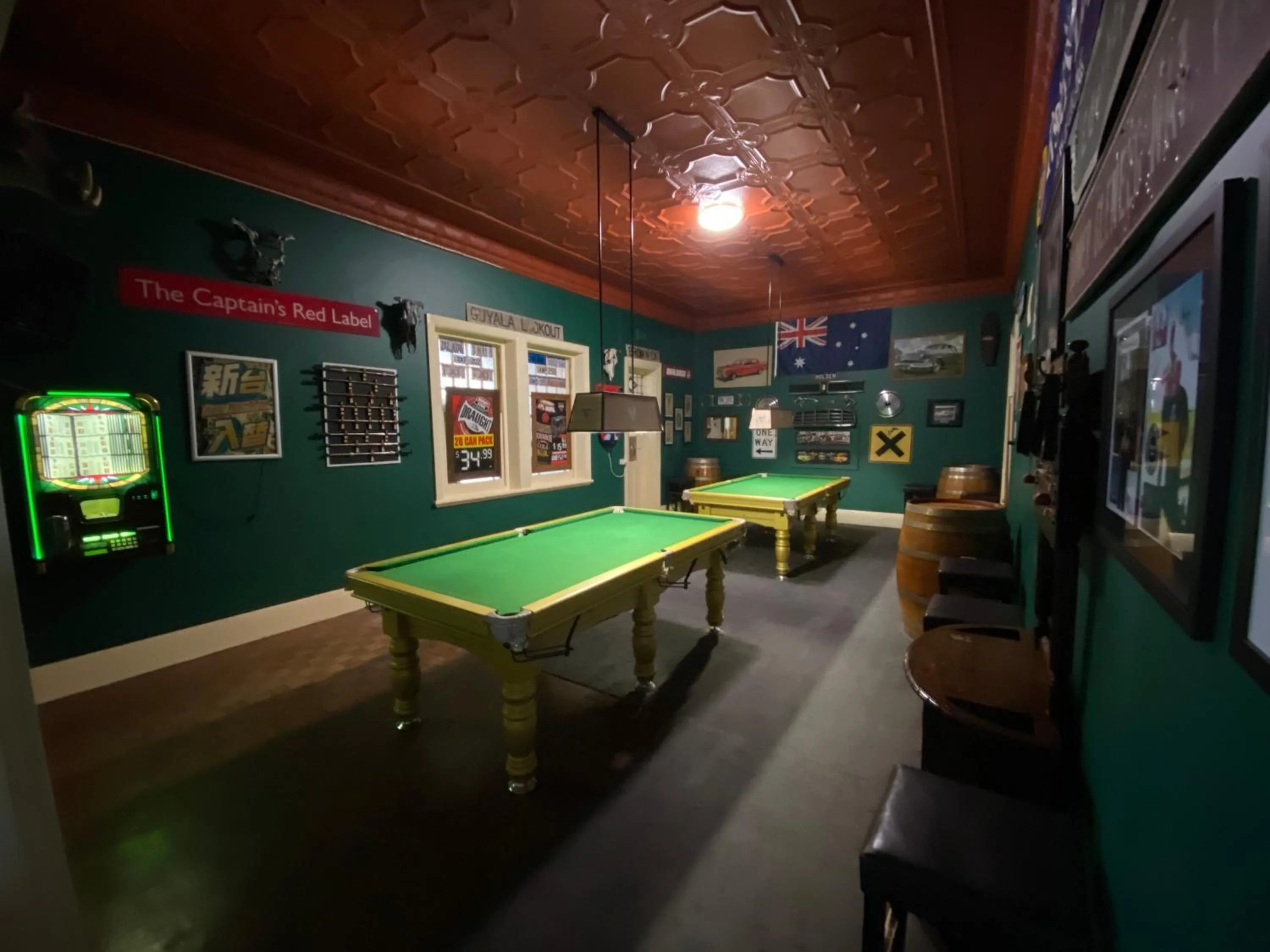 Billiard in COMMERCIAL HOTEL KANIVA