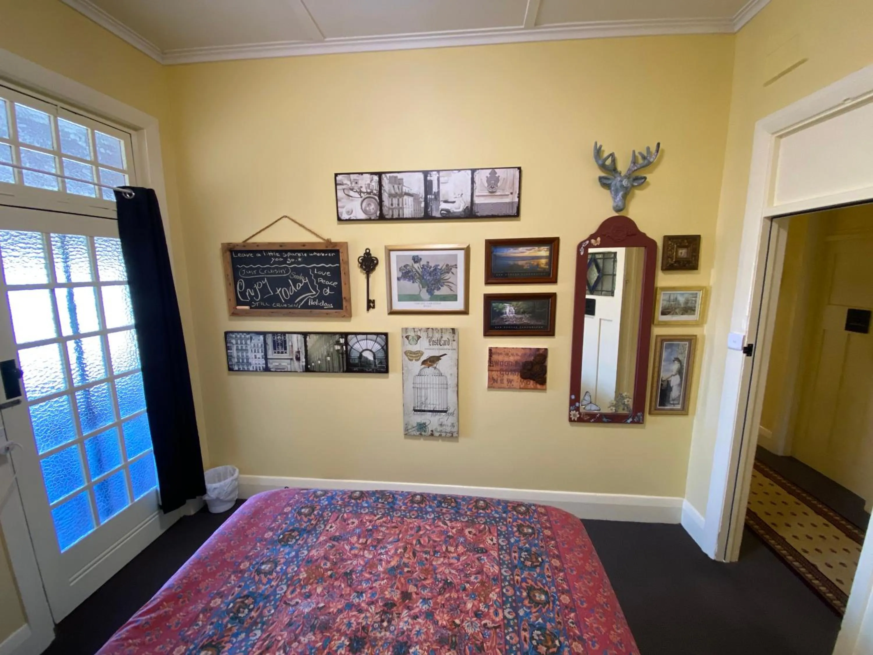 Bedroom in COMMERCIAL HOTEL KANIVA