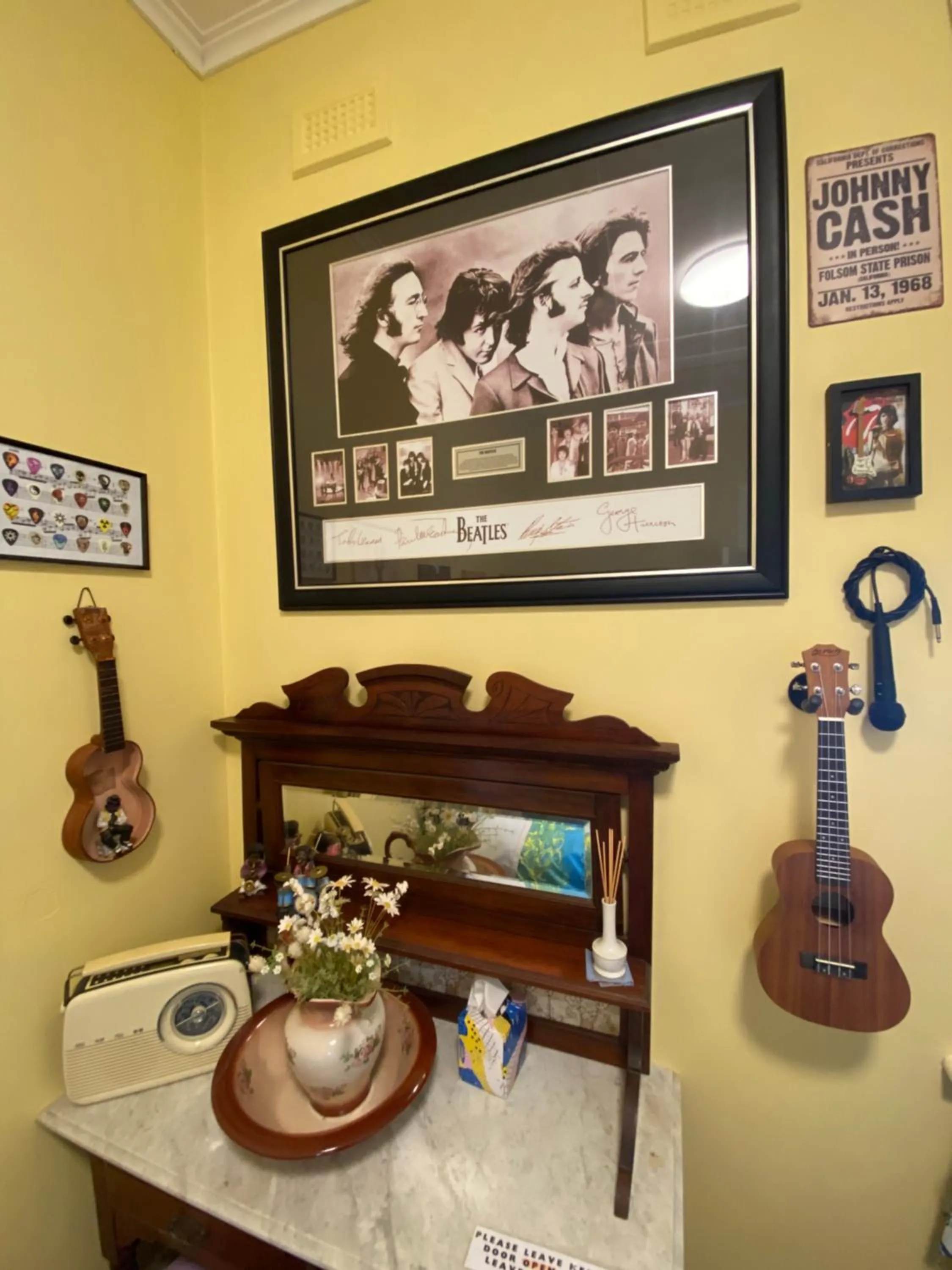 Bedroom in COMMERCIAL HOTEL KANIVA