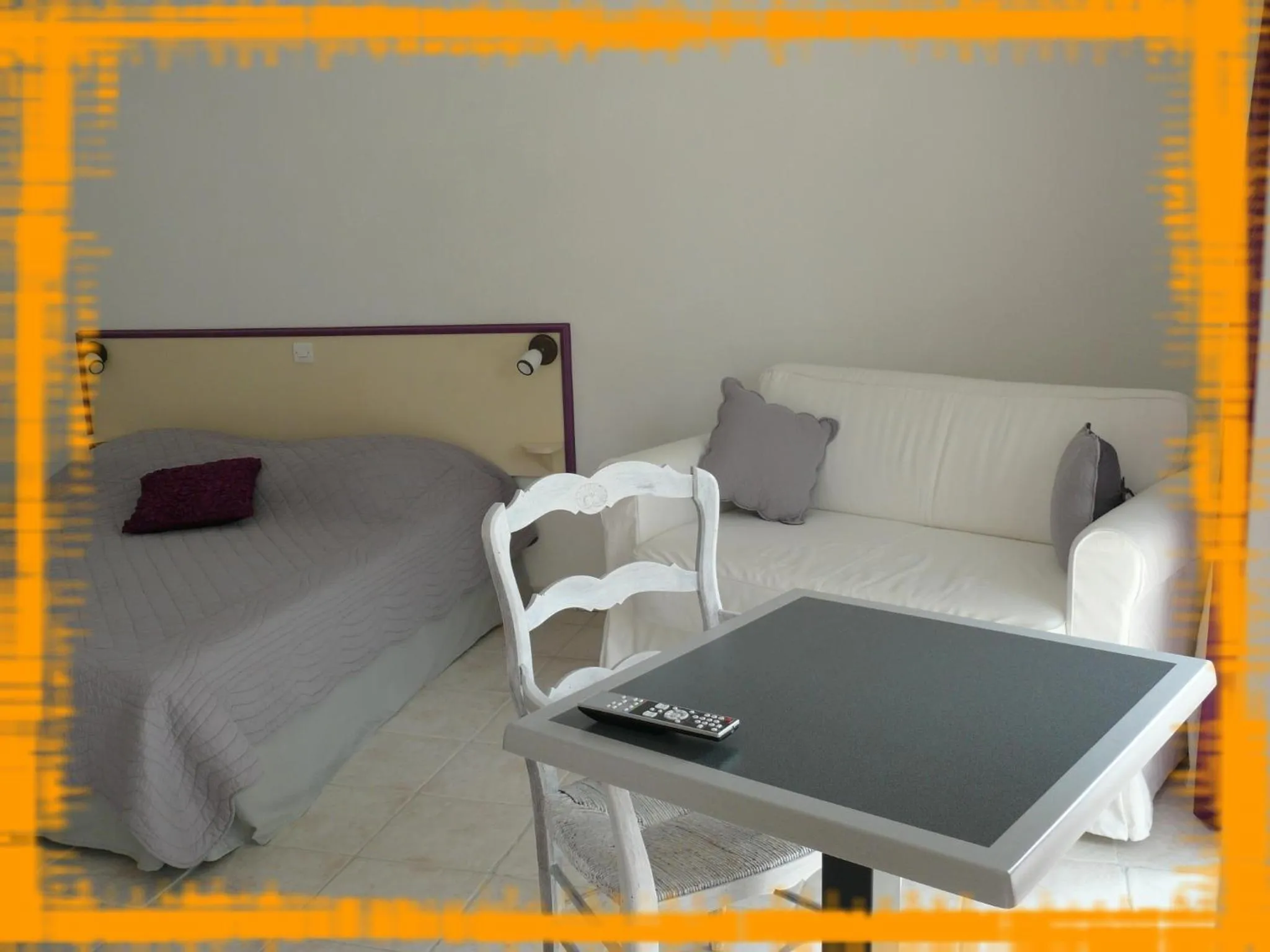 Bed in Auberge de la Couronne